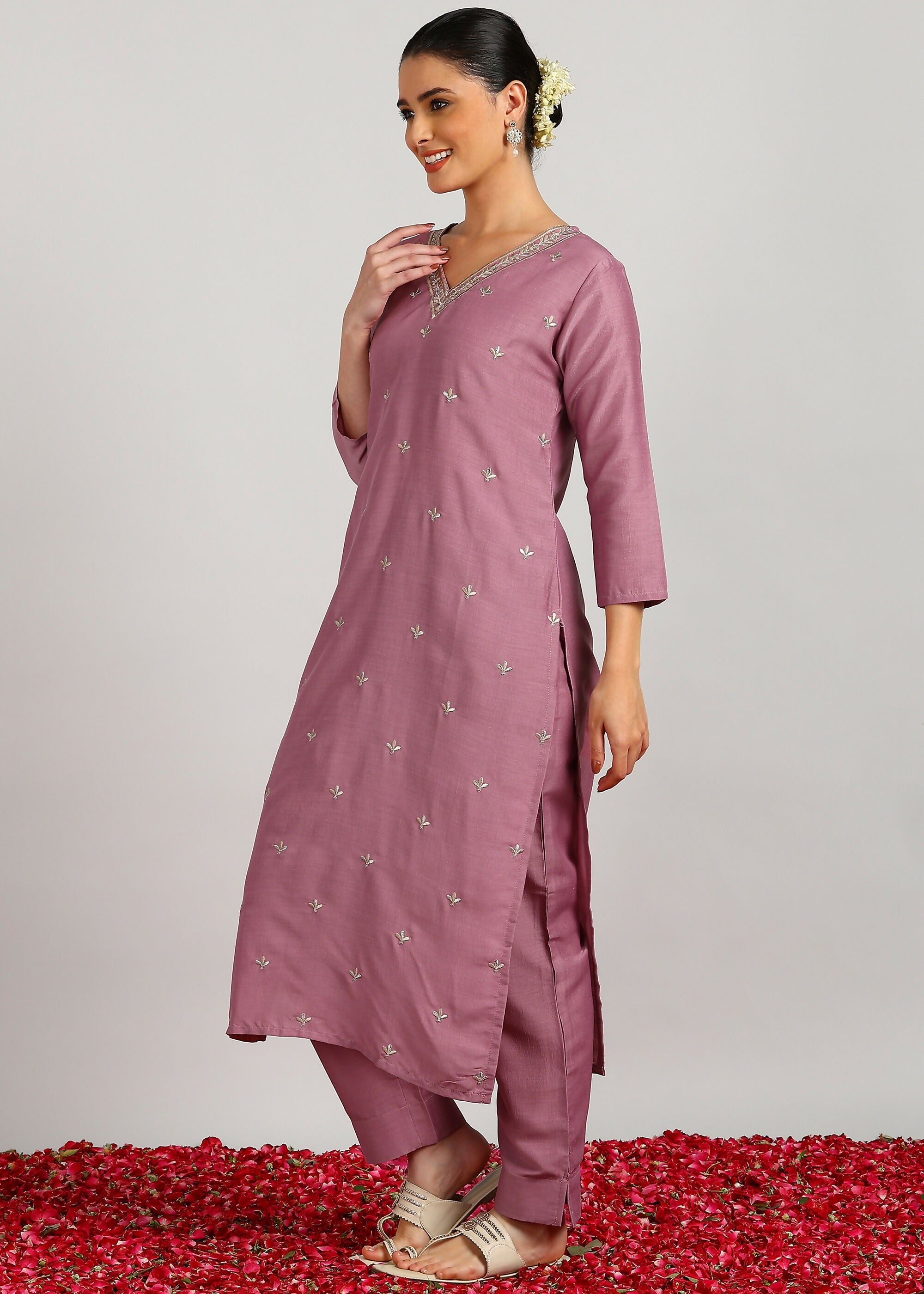 Aavyora Women’s Lavender Embroidered Kurta Set with Dupatta - Distacart