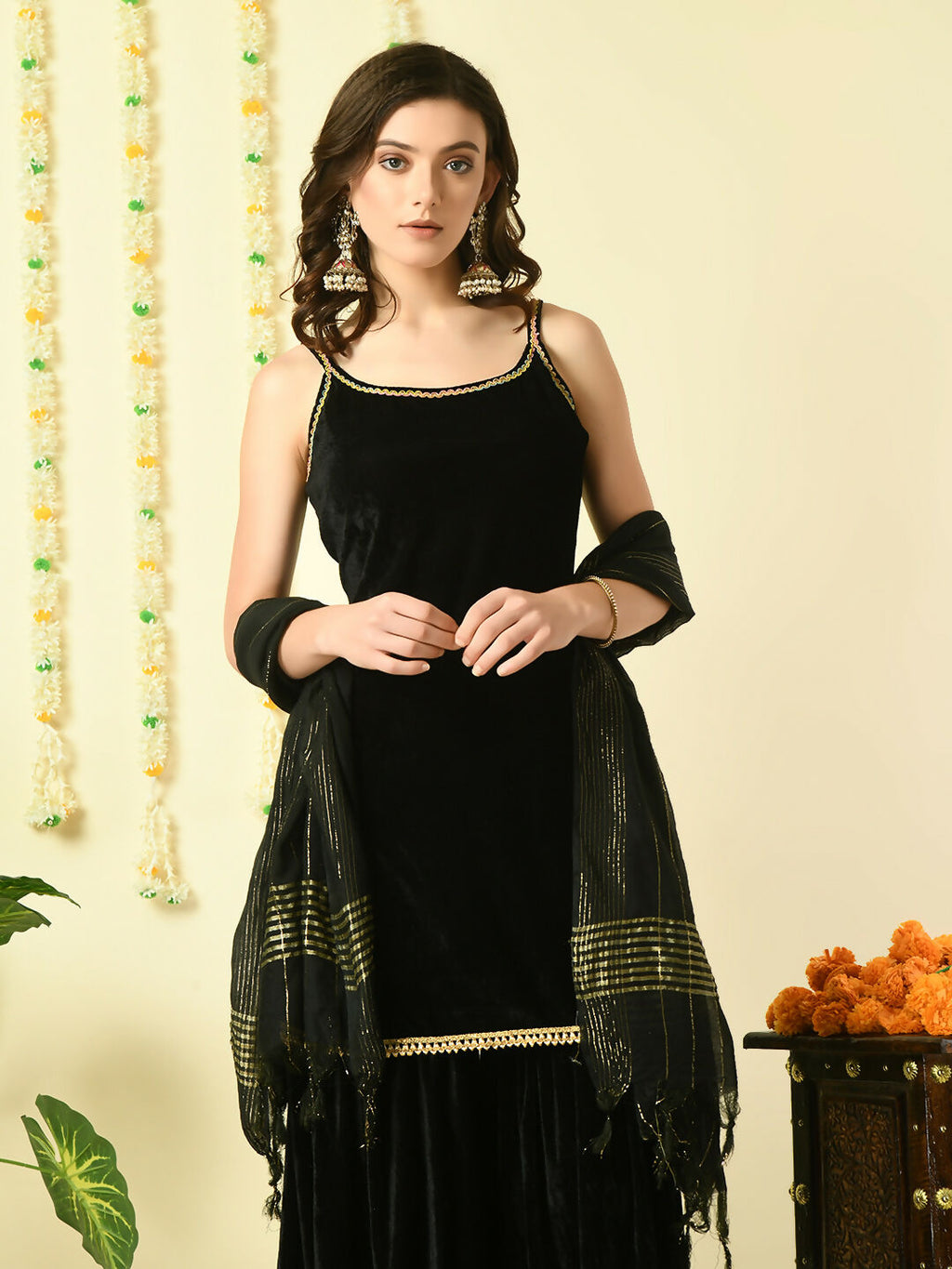 Myshka Women's Black Velvet Kurti & Sharara With Dupatta Party Sets