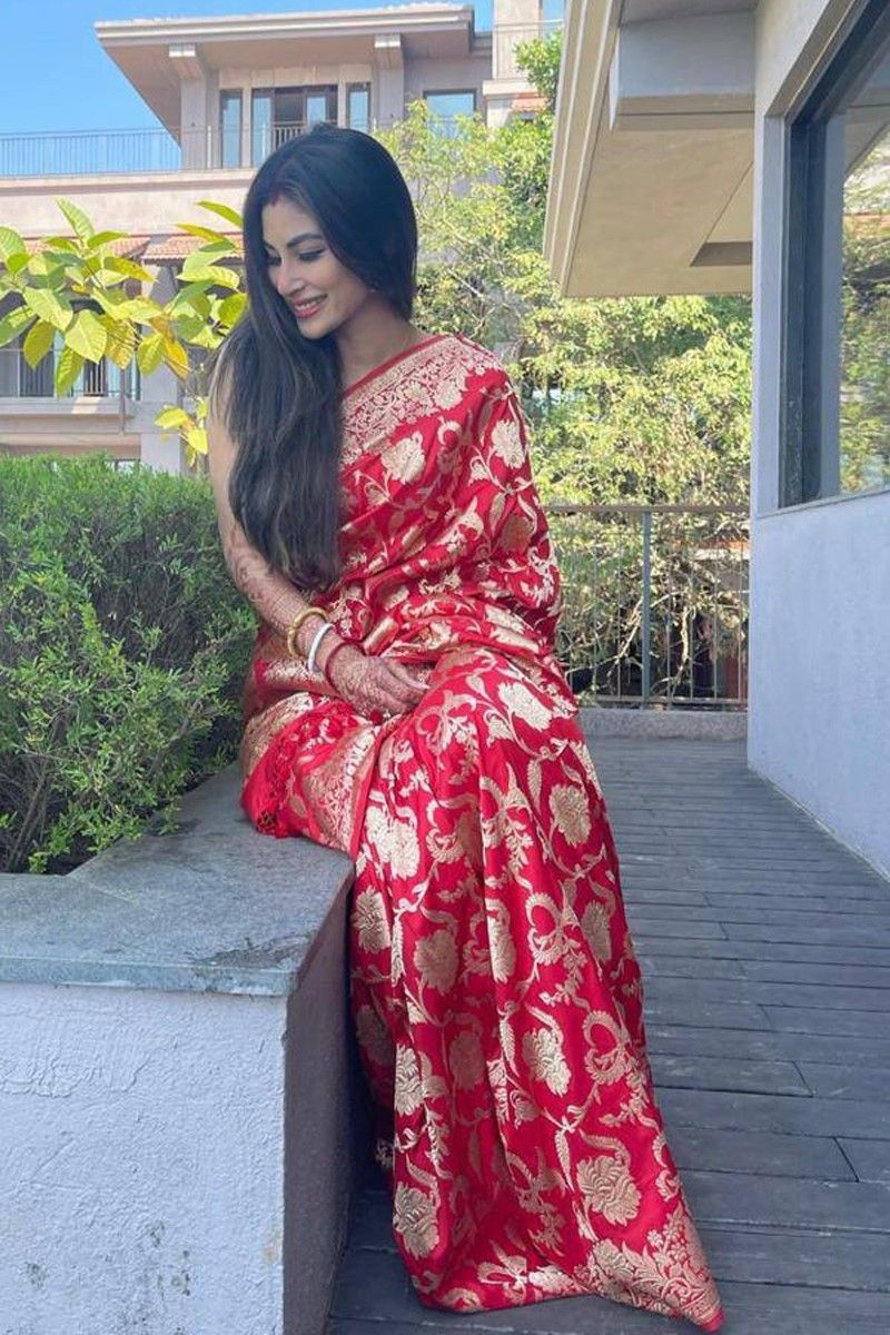 Vamika Weaving Banarasi Jacquard Red Kanjivaram Saree