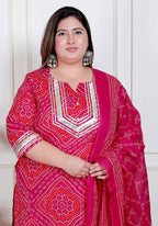Miravan Plus Size Women'S Pink Bandhani Printed Straight Kurta With Palazzo & Dupatta - Distacart