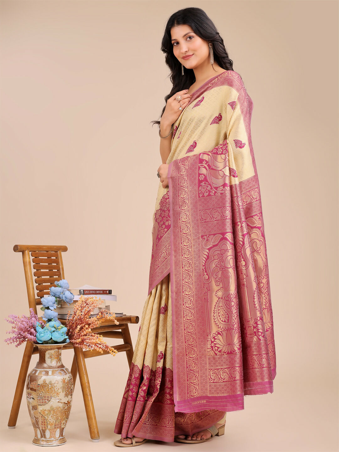 Shree Shyam Fashion Banarasi Silk Cream & Magenta Saree - Distacart