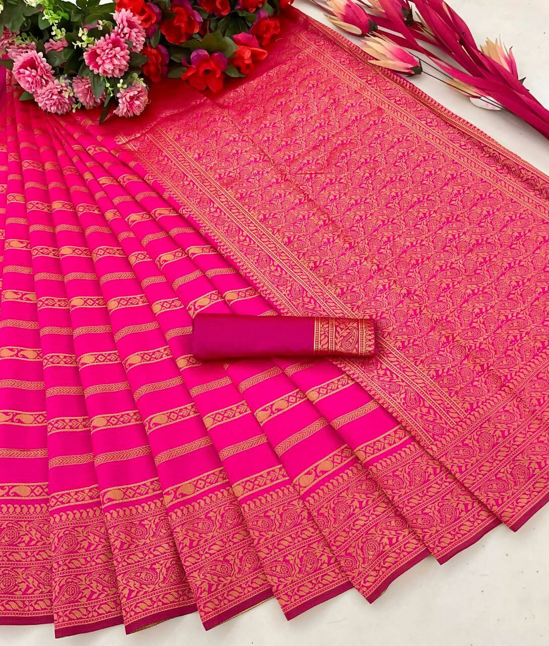 DEIANA'S Beautiful Designer Golden zari Soft Lichi Silk Saree - Pink