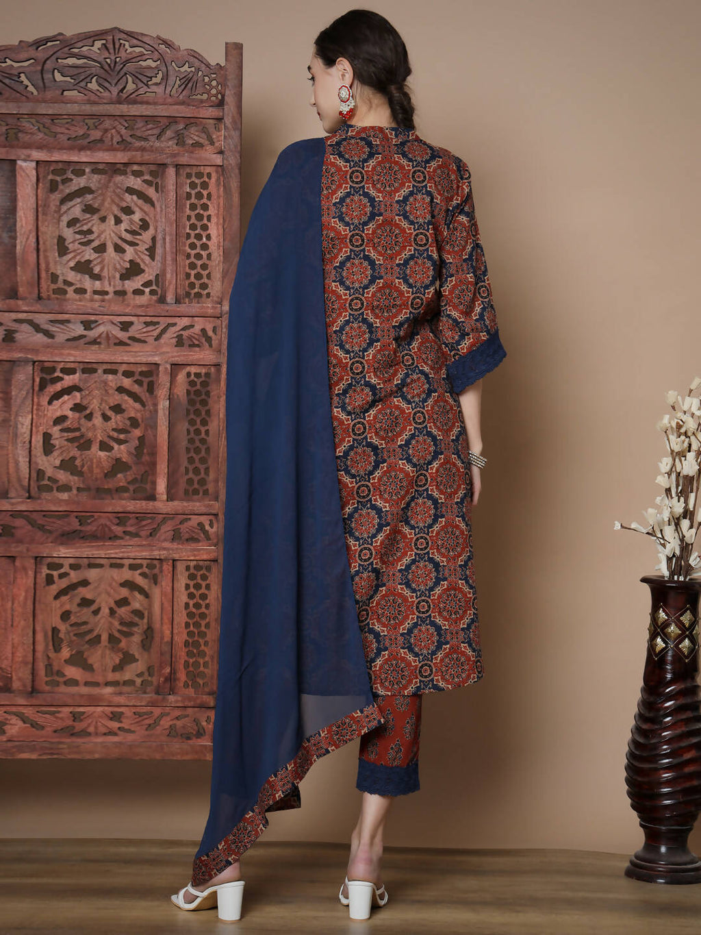 Myshka Women's Multi A-Line Kurta & Trousers With Dupatta