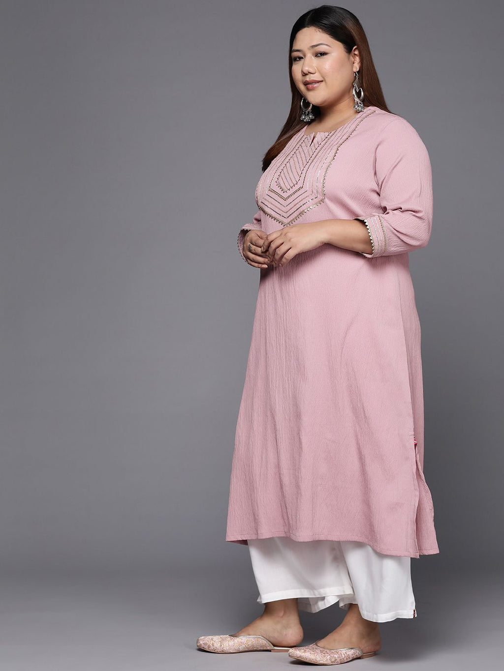 Sztori Embellished Gotta Patti Detail Crepe Kurta - Distacart