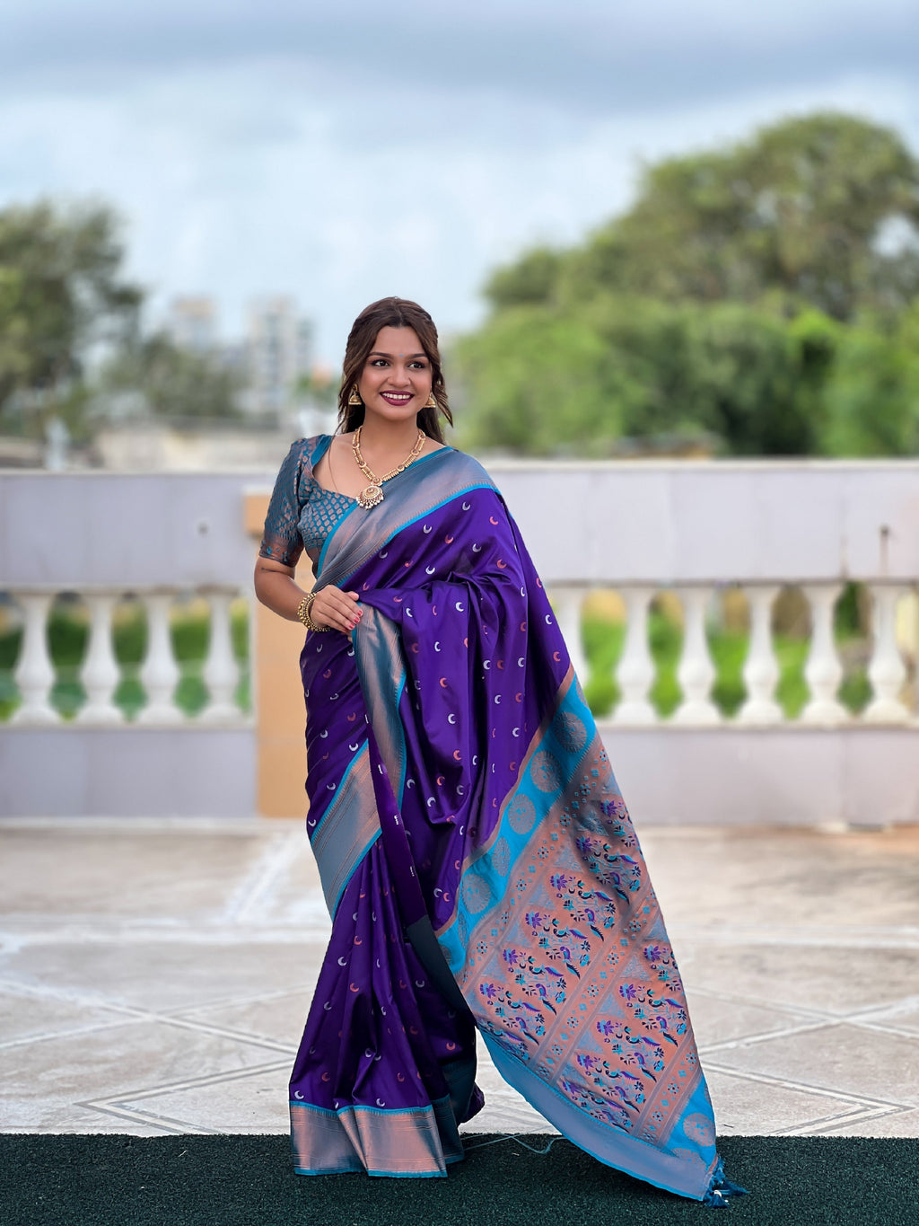 Vedant Vastram Soft Litchi Silk Paithani Jacquard Saree - Violet