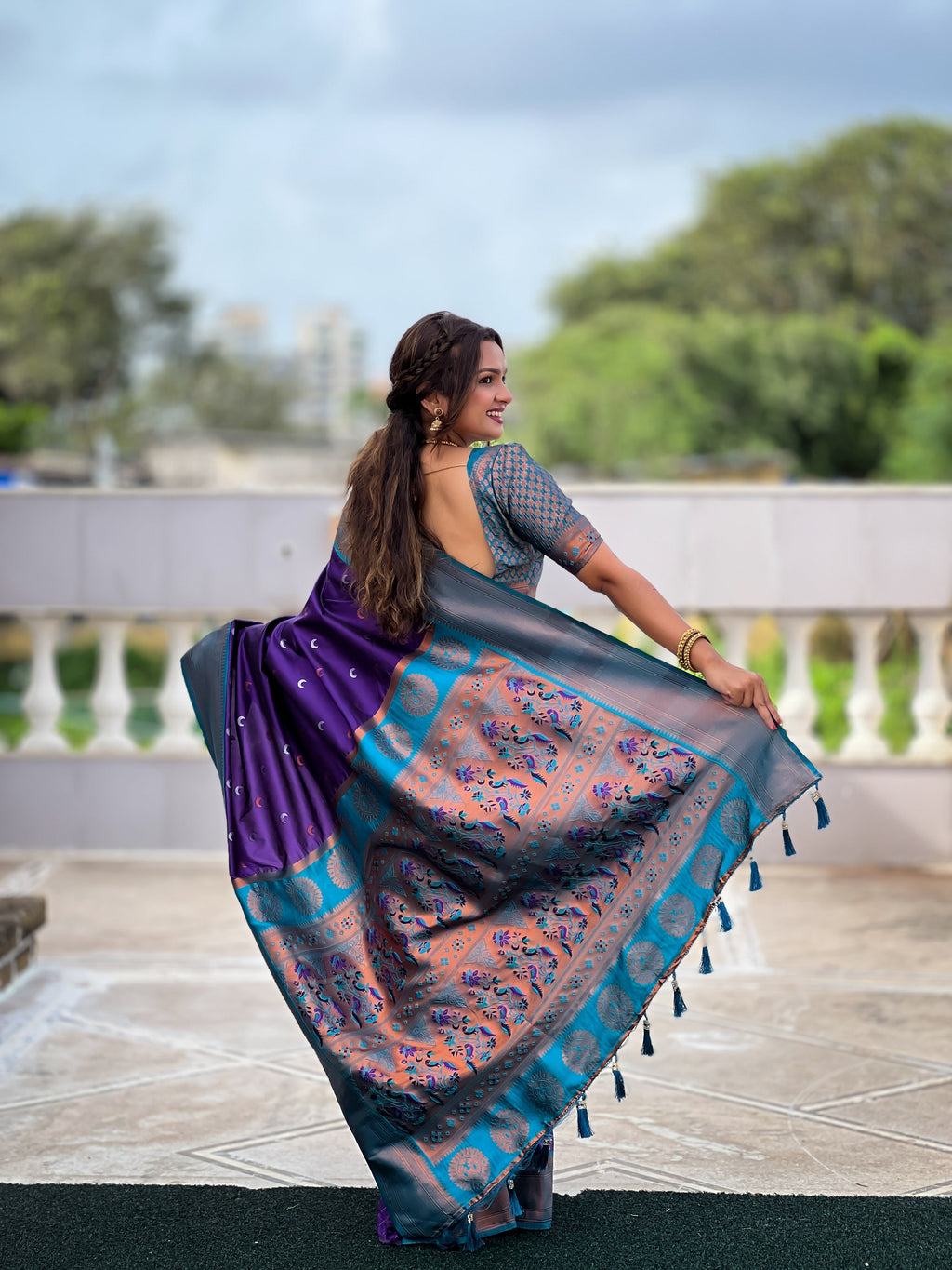 Vedant Vastram Soft Litchi Silk Paithani Jacquard Saree - Violet