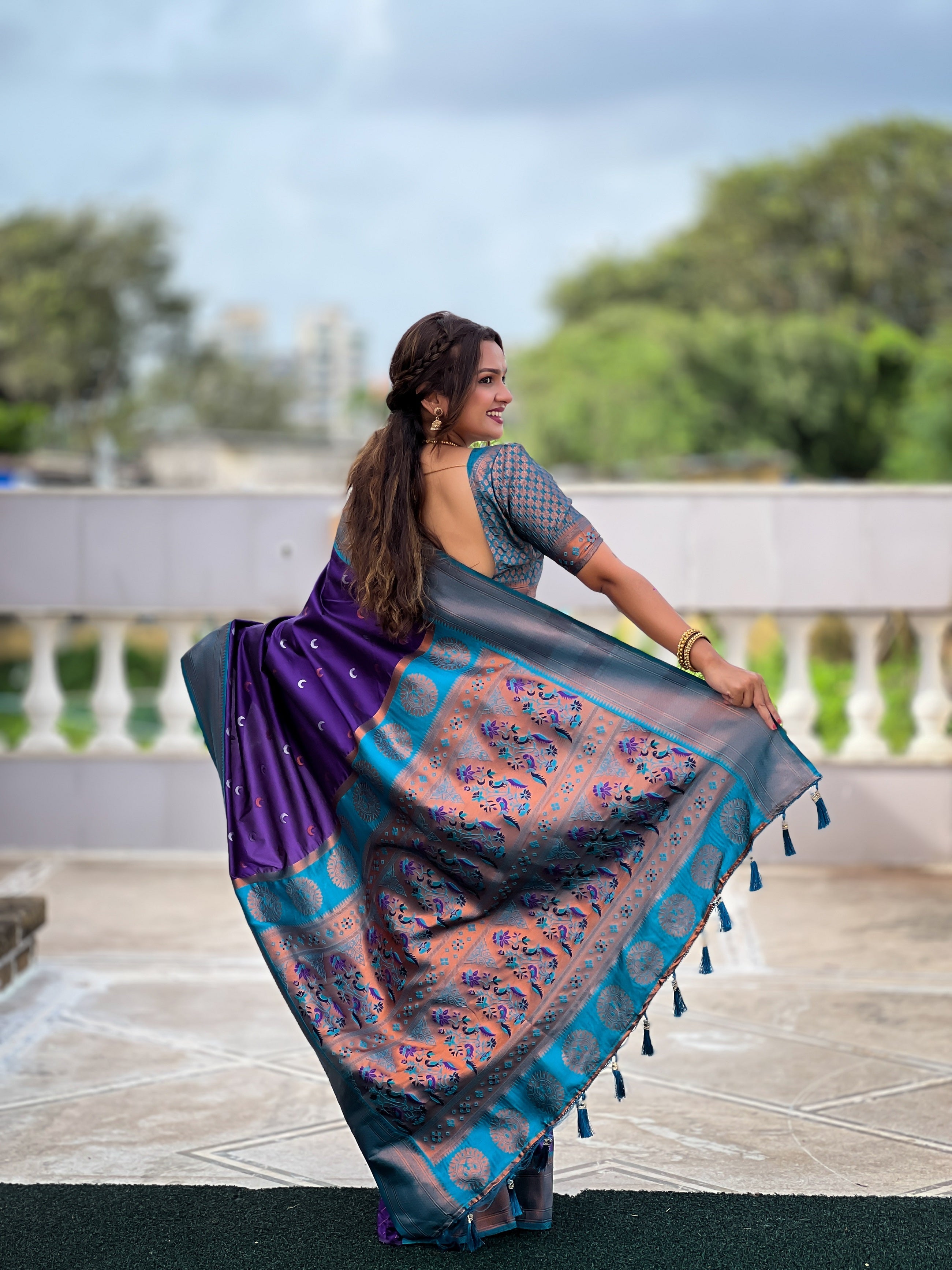 Vedant Vastram Soft Litchi Silk Paithani Jacquard Saree - Violet