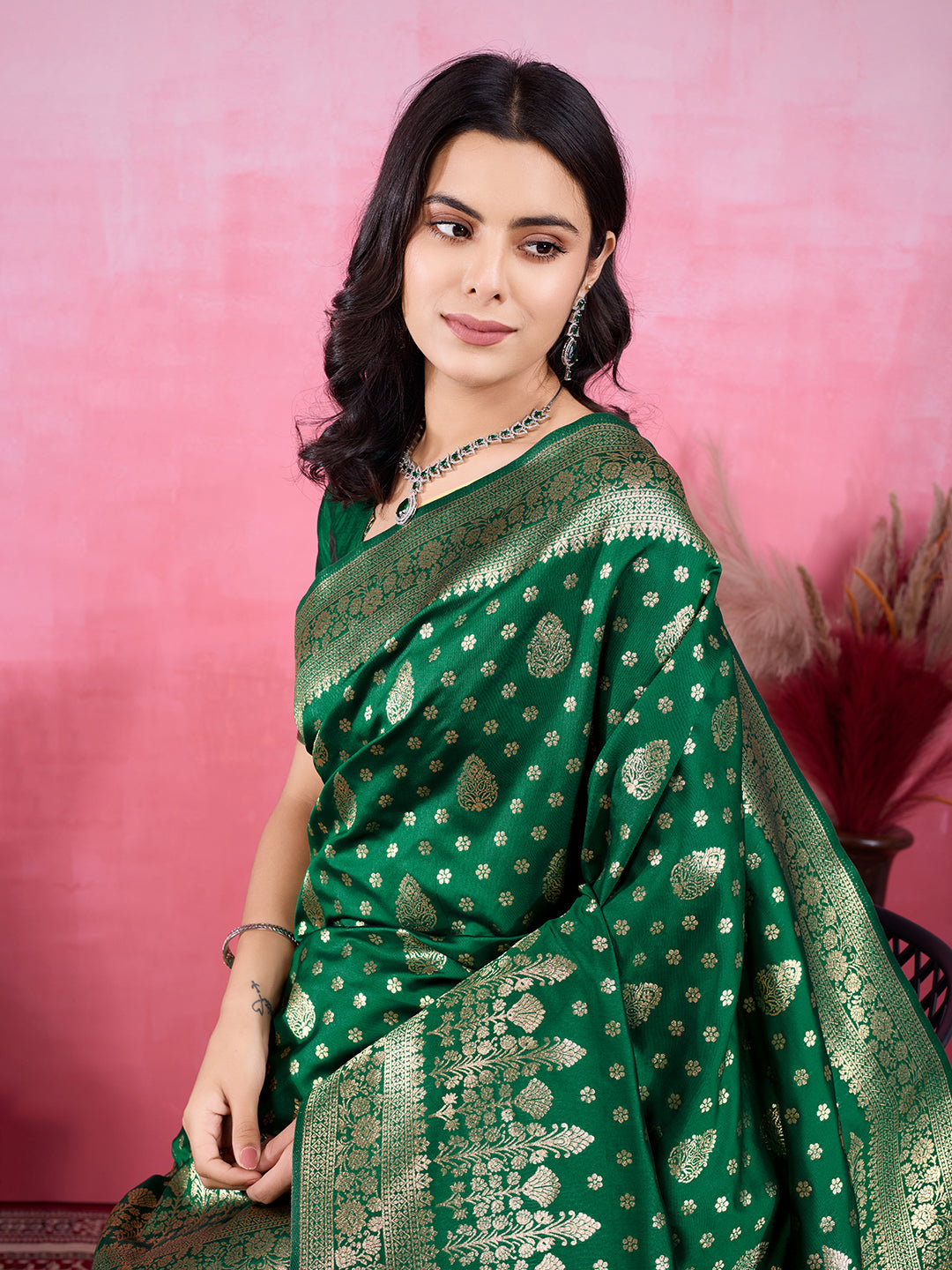 Vedant Vastram Banarasi Silk Fashion Saree - Green