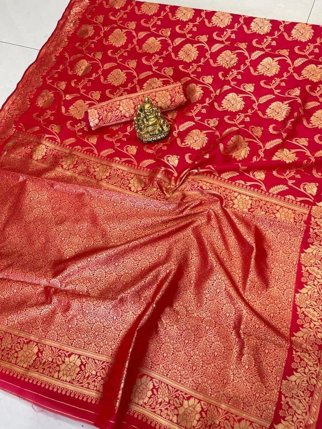 Vamika Weaving Banarasi Jacquard Red Kanjivaram Saree