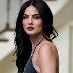 Star Struck By Sunny Leone Intense Matte Lip Color - Cinammon