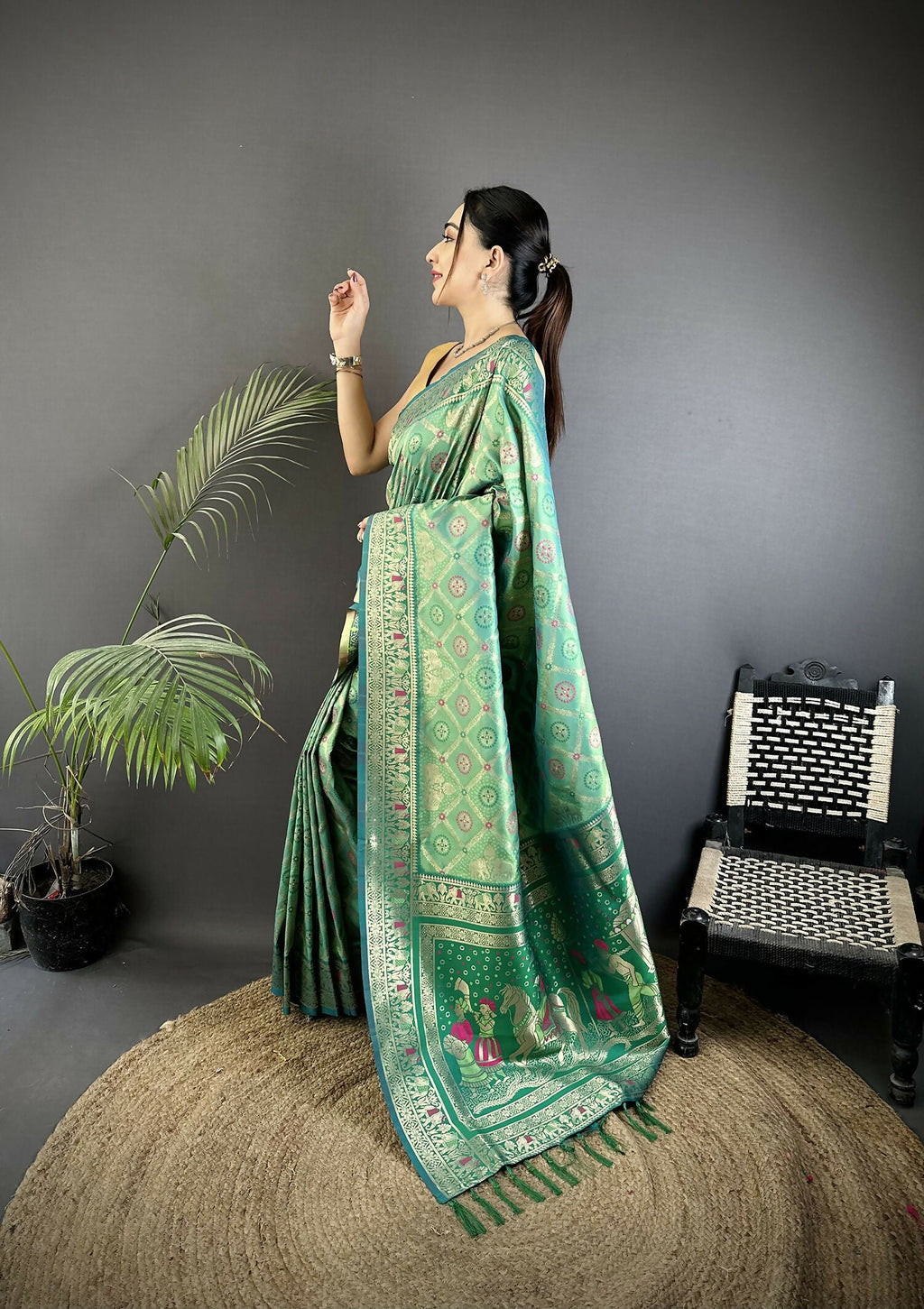 Joban Fashion Aqua Green Geometric Pattern Soft Silk Patola Saree - Distacart