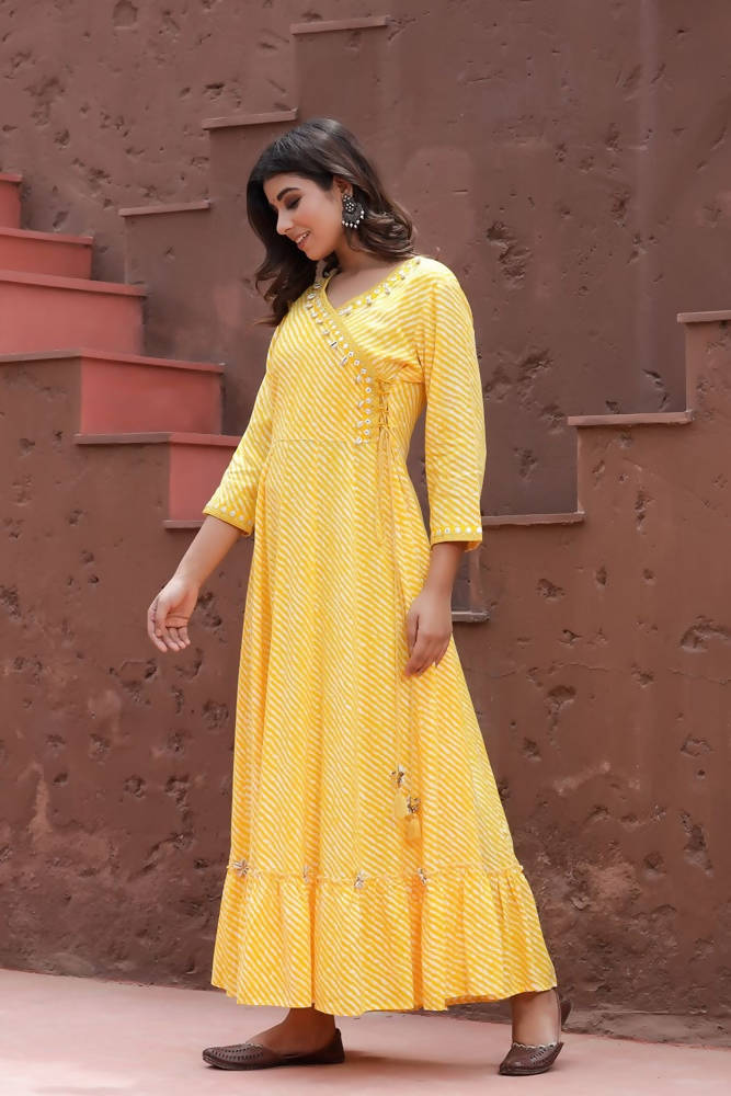 Yufta Women Yellow & White Leheriya Printed Kurta With Coffee Bean Shell Detail