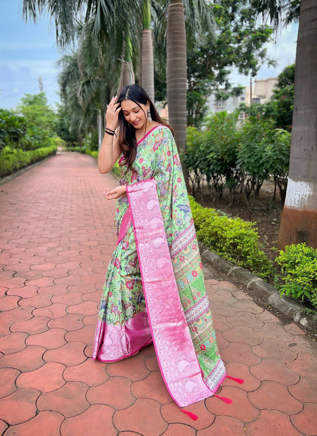 Vamsee Bhavi Pink Tussar Dola Satin Silk Saree