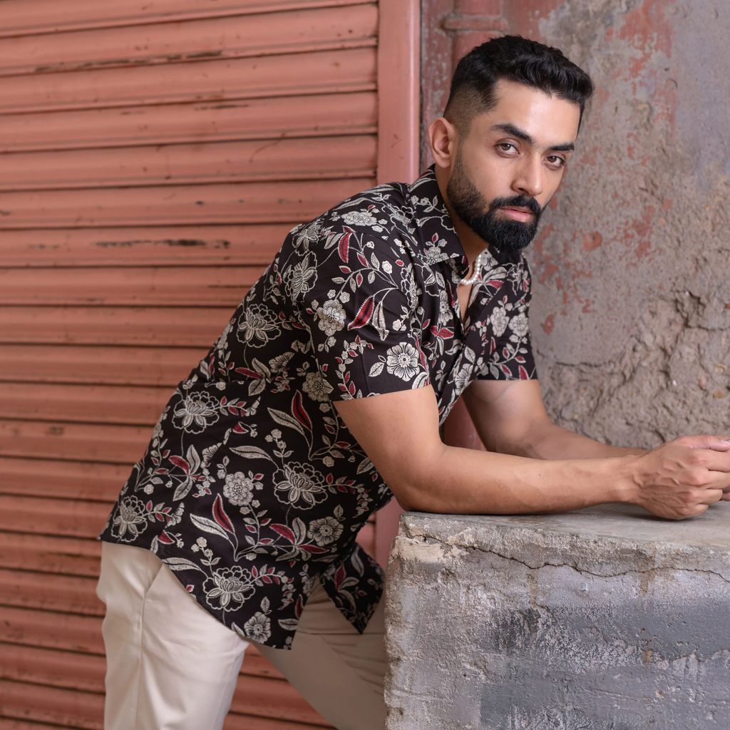 Miravan Men's Multi Colour Floral Printed Half Sleeve Slim Fit shirt