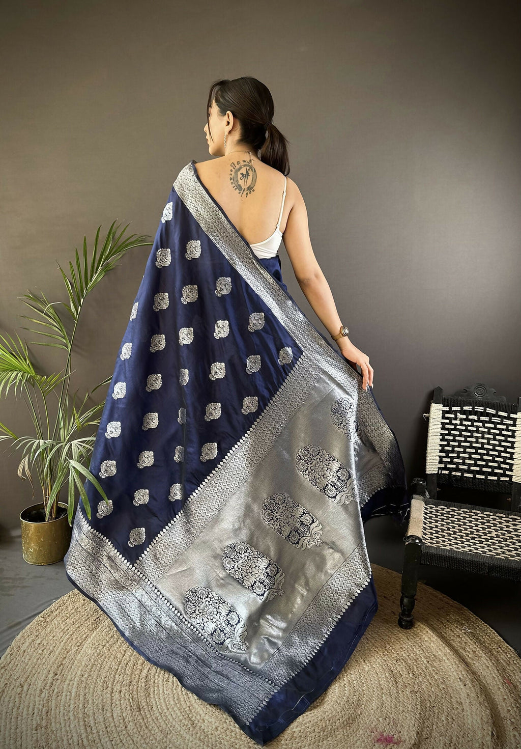 Joban Fashion Navy Blue Floral Motifs Soft Silk Banarasi Saree - Distacart