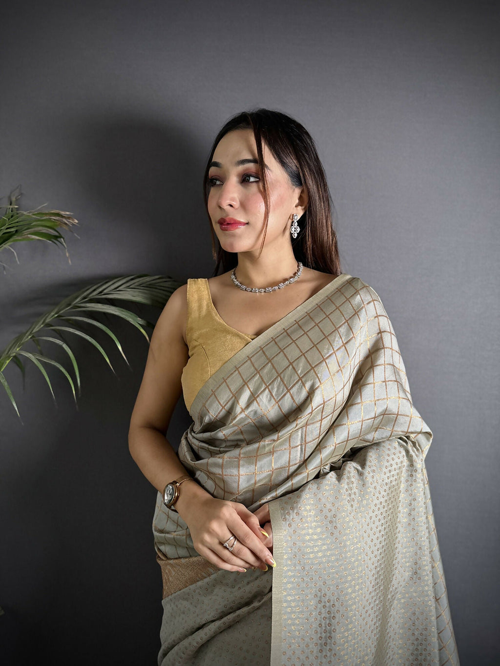 Joban Fashion Grey Banarasi Soft Lichi Silk Checks & Woven Saree - Distacart