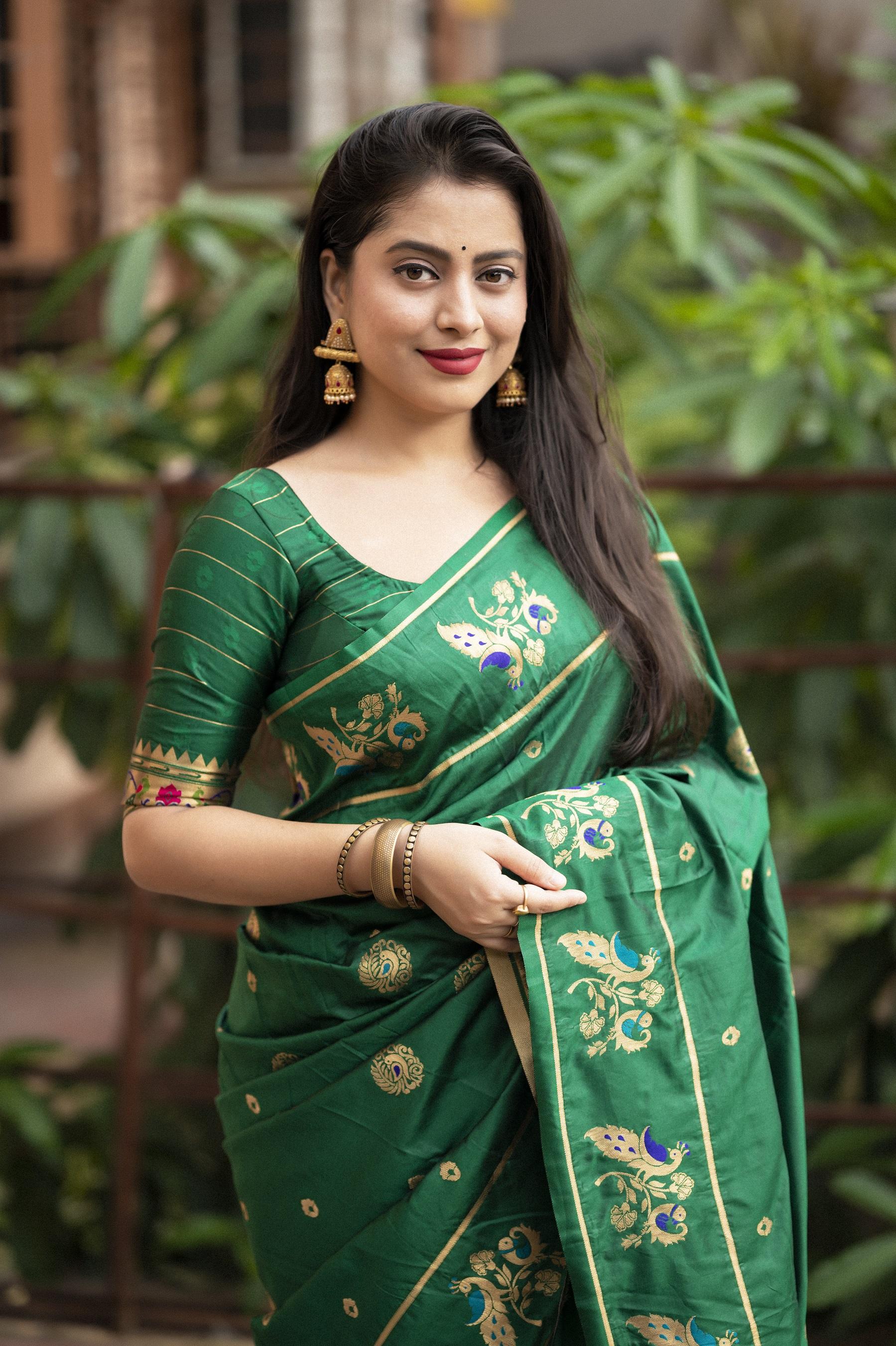 Green Pure Silk Woven Design Saree with Unstitched Blouse - A2M