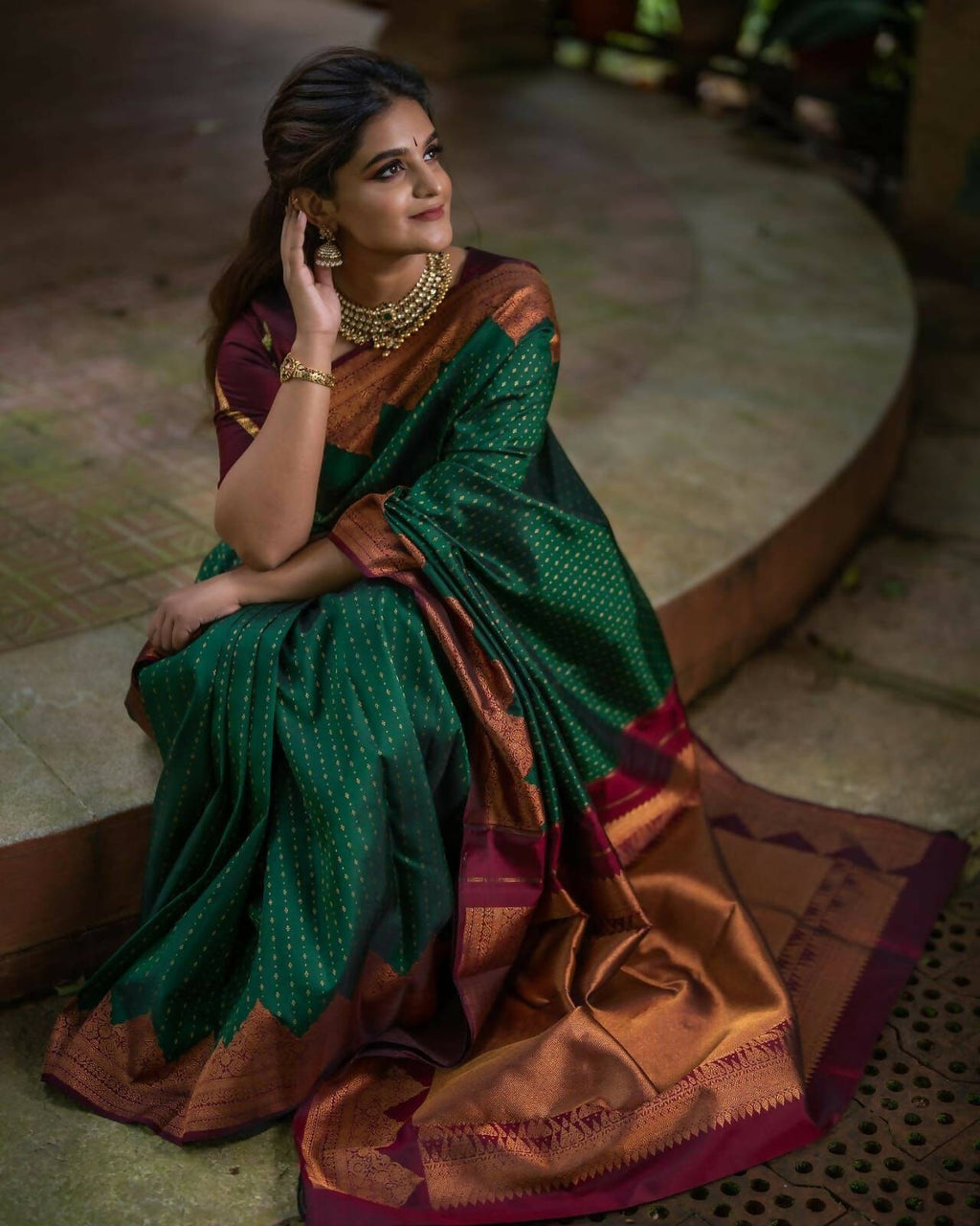 DEIANA'S Beautiful Designer Golden zari Soft Lichi Silk Saree - Green