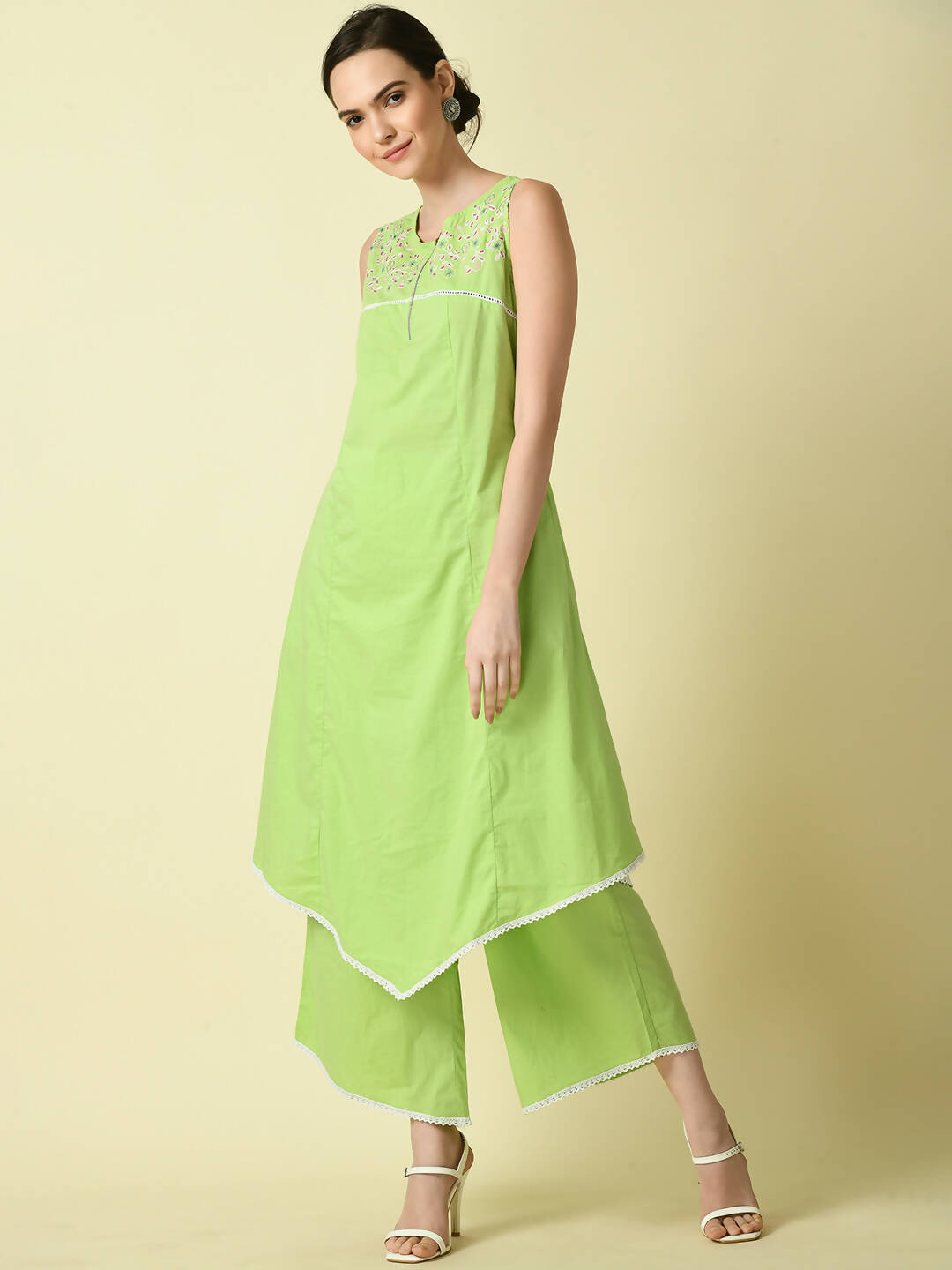 Myshka Women's Green Embroidered Kurta With Palazzo