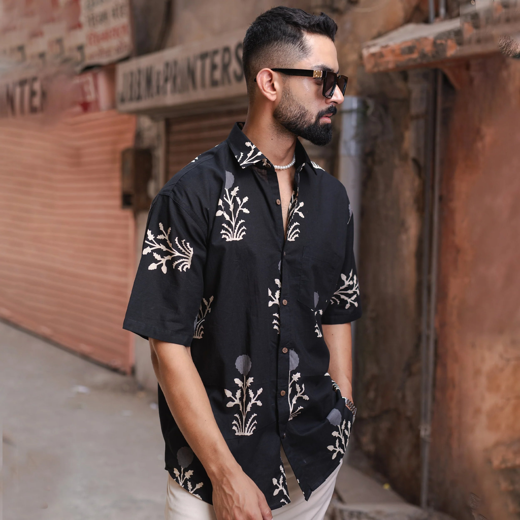 Miravan Men's Black Floral Printed Half Sleeve Slim Fit shirt