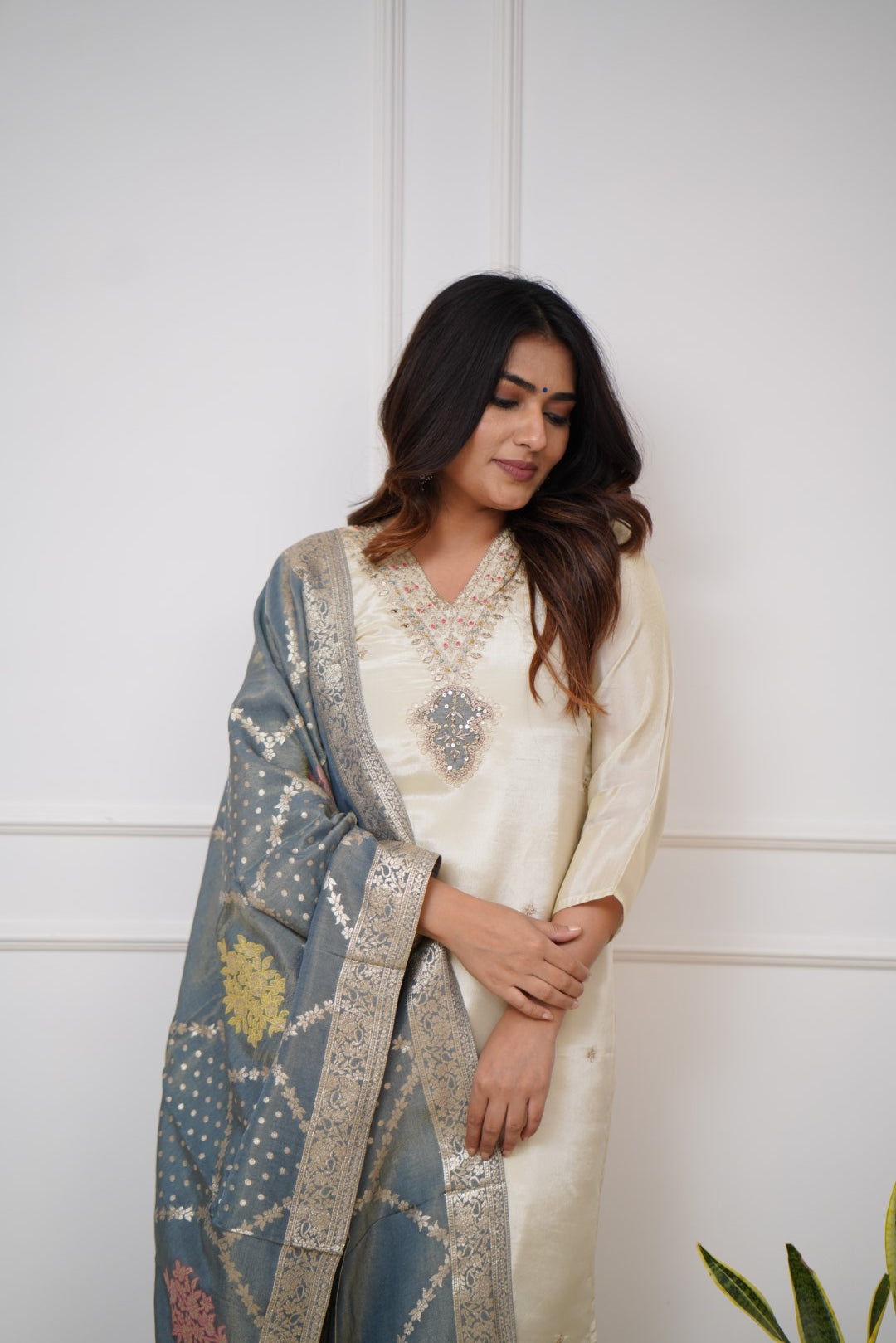 Lorenvalley Offwhite Viscose Chanderi Embroidered Multi Sequence work Kurta Set - Distacart