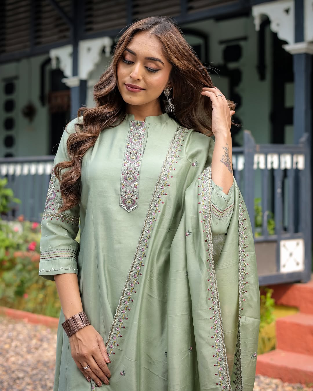 Lorenvalley Seagreen Muslin Silk Embroidered work Kurta Set - Distacart