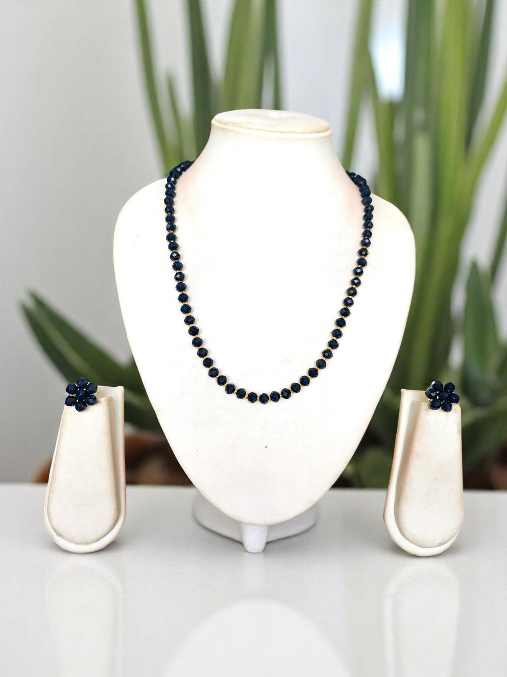 Inhanns Crystal Bloom – Single Line Necklace + Studs - Light Black