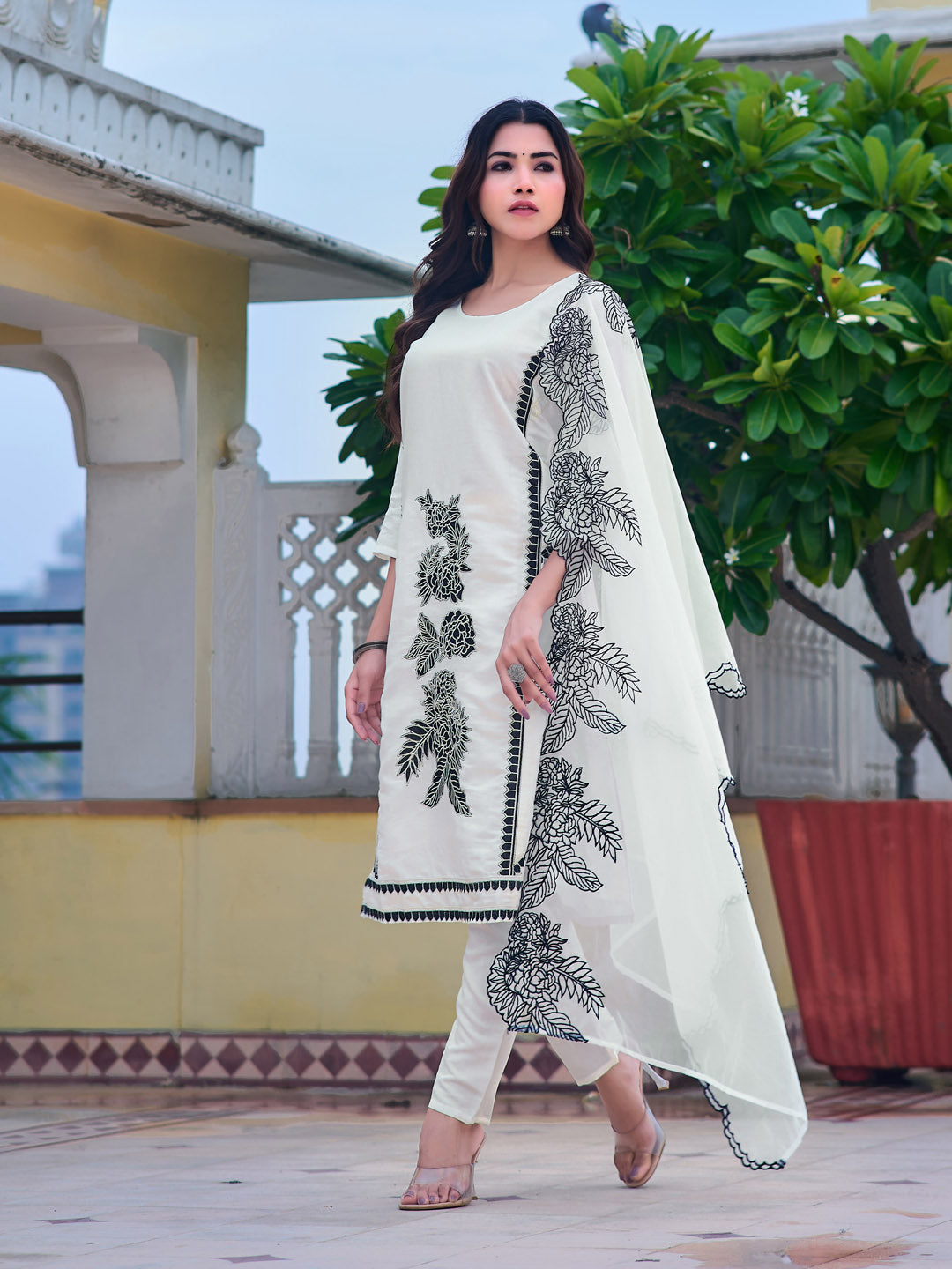Embroidered Kurta With Pant & Embroidered Cut Work Organza Dupatta, White - Hiral Fashion - Distacart