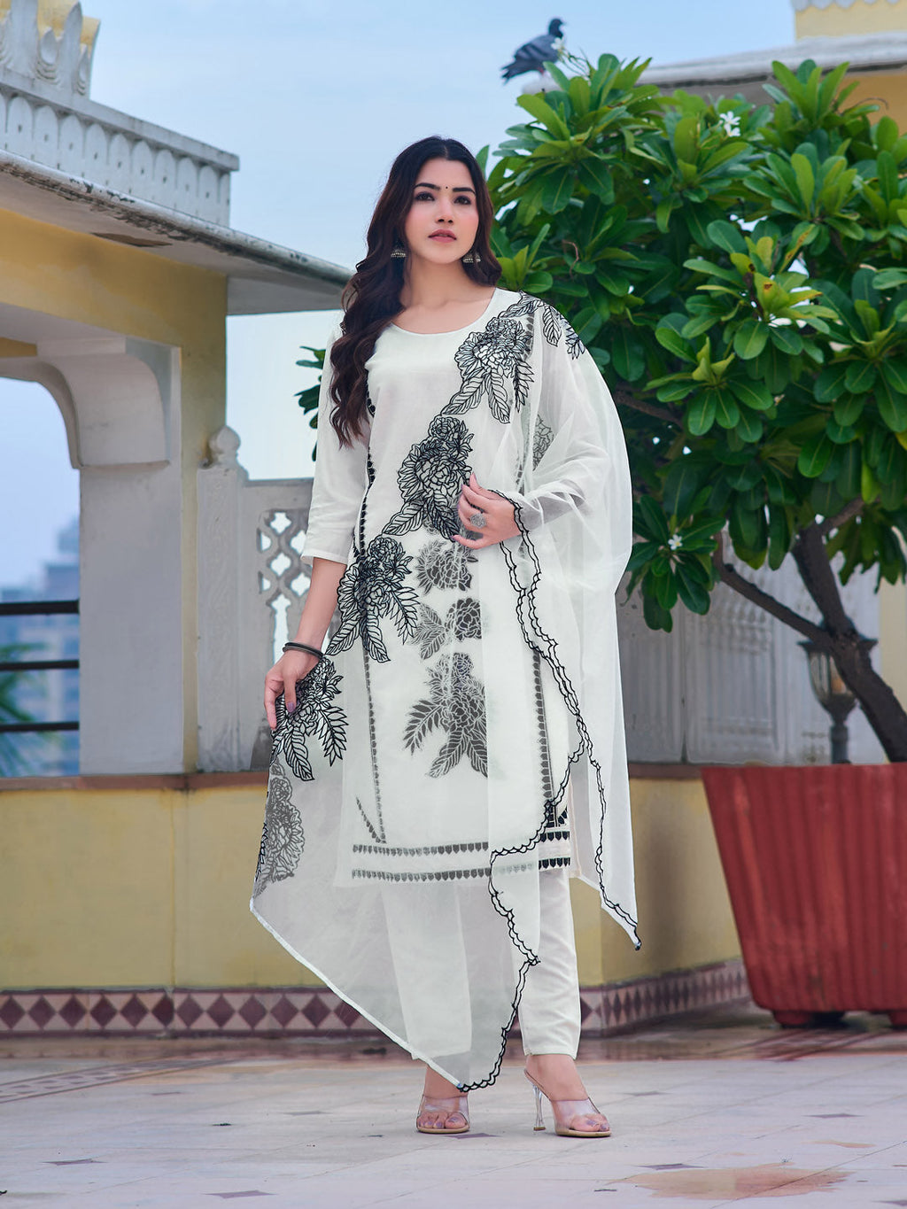 Embroidered Kurta With Pant & Embroidered Cut Work Organza Dupatta, White - Hiral Fashion - Distacart