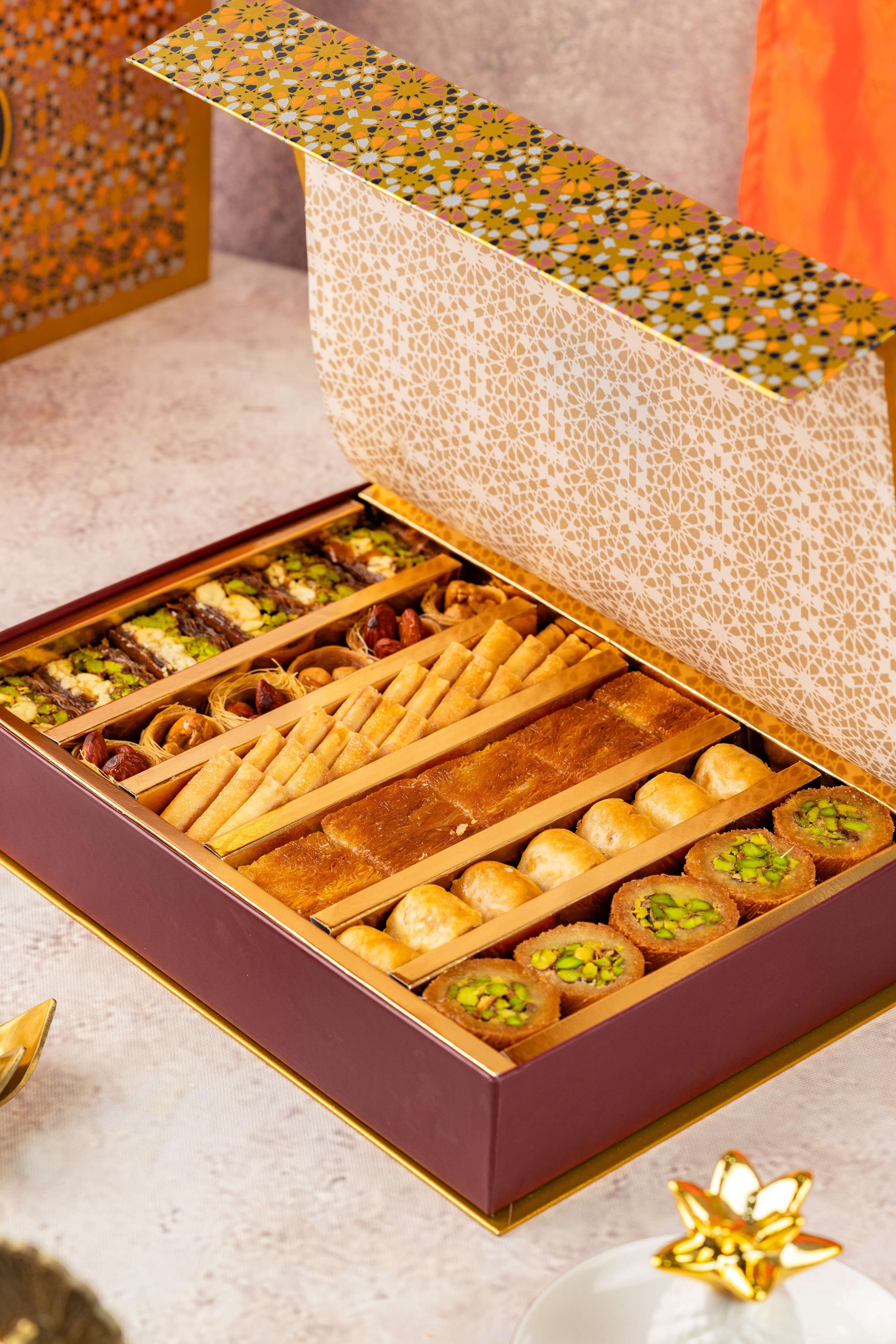 Gourmet Baklava Prime Connoisseur Gift Box - Distacart