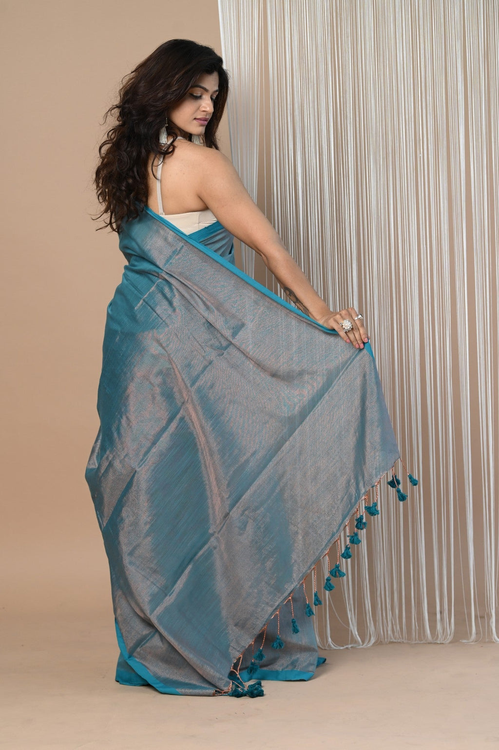 Very Much Indian VMI Exclusive! Handloom Woven Cotton Zari Saree with Beautiful Sleek Border - Distacart