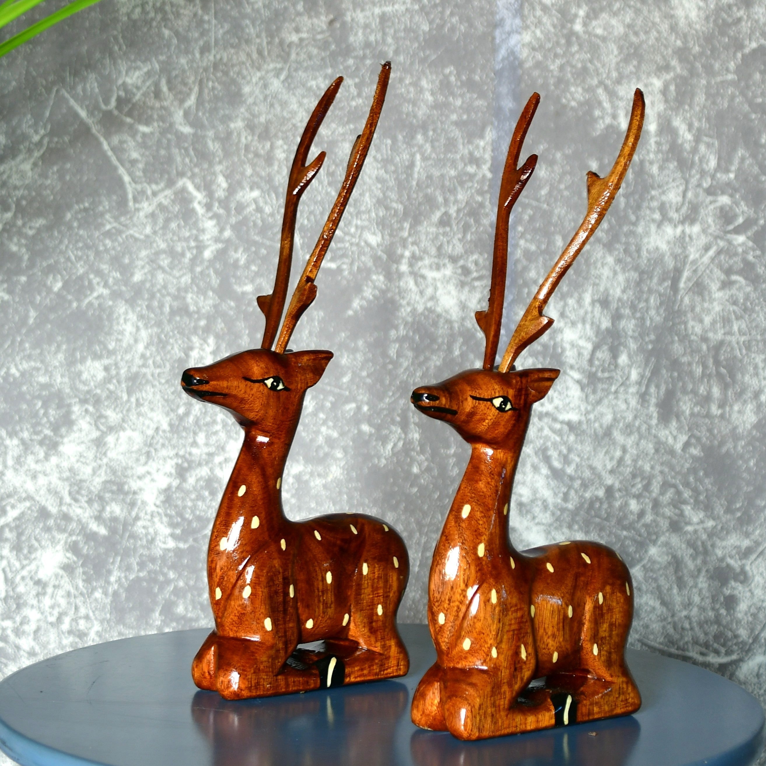 Sowpeace Pair of wooden sitting deer - Distacart