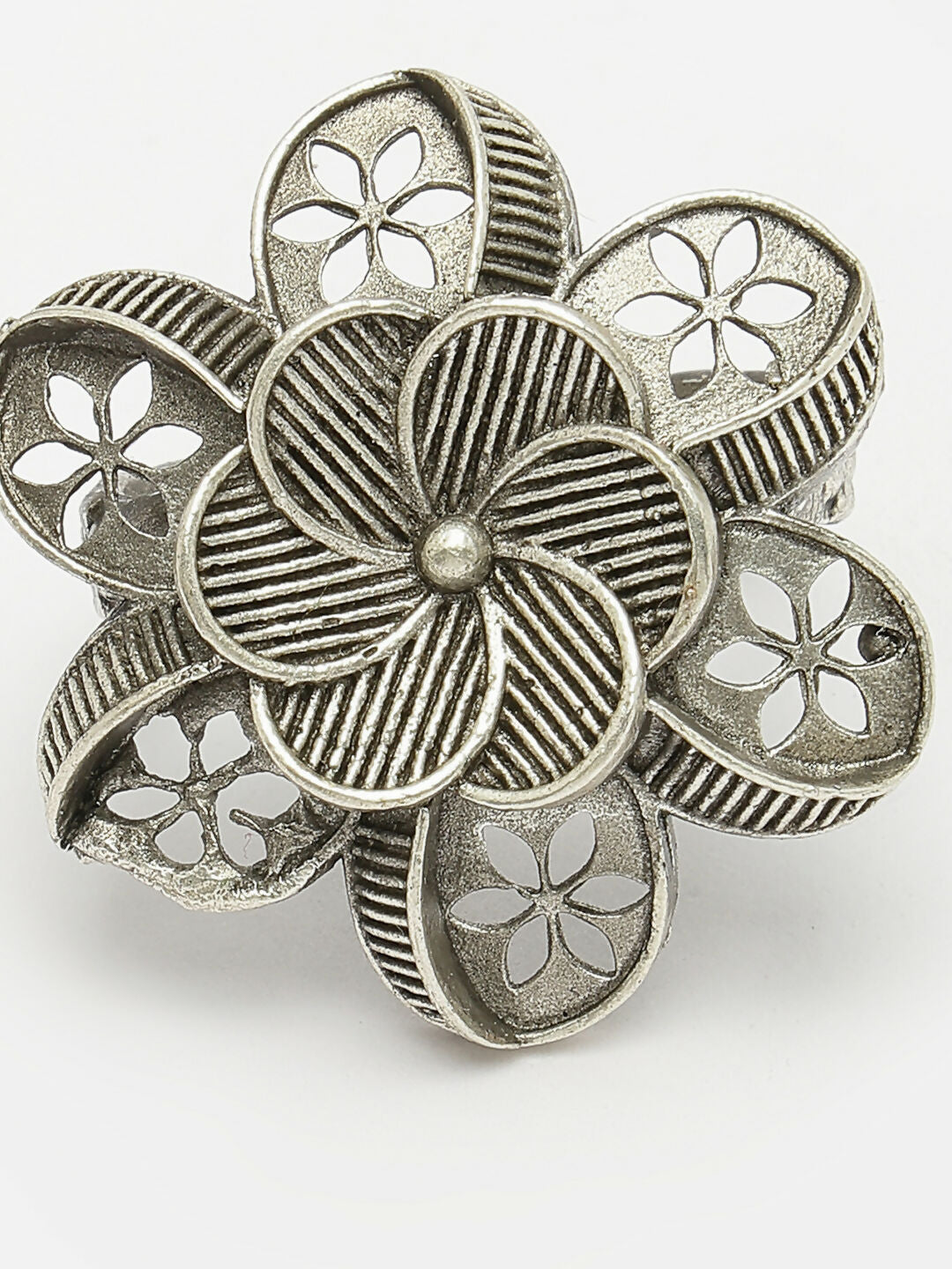 NVR Women's Silver-Toned Floral Shape Adjustable Finger Ring