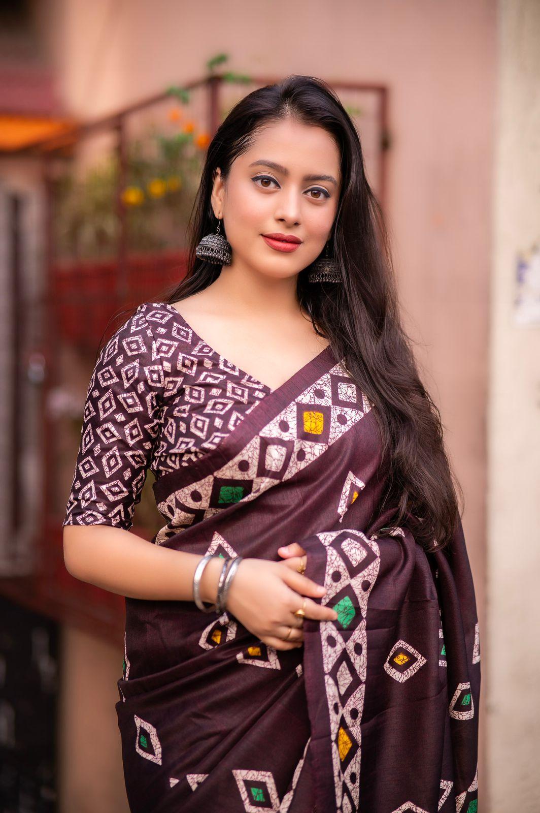 Maroon Silk Blend Ethnic Motifs Saree with Unstitched Blouse - A2M