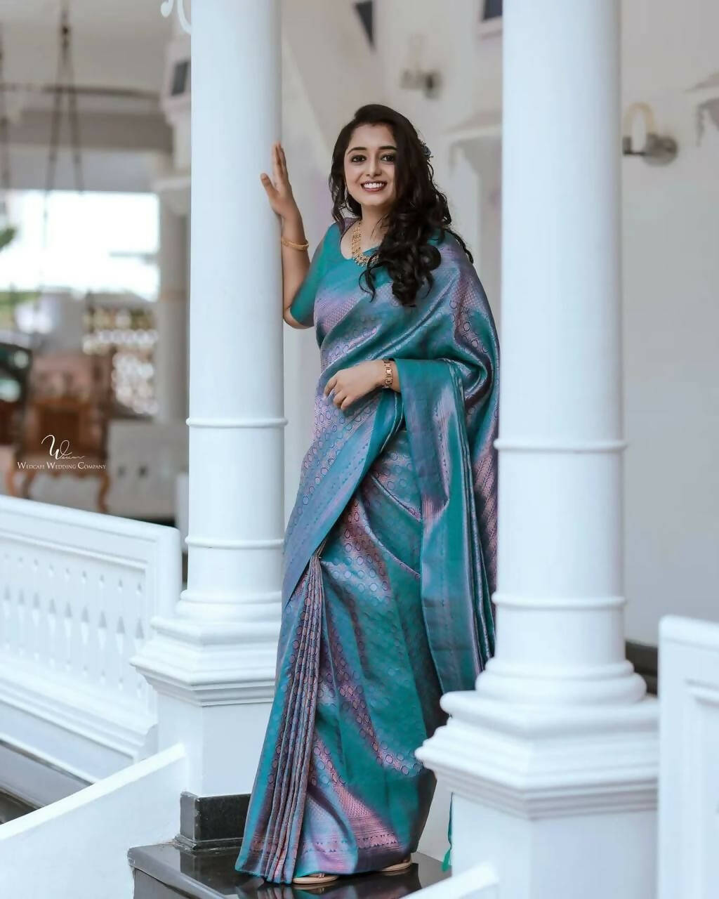 DEIANA'S Beautiful Designer Golden zari Soft Lichi Silk Saree - Pink