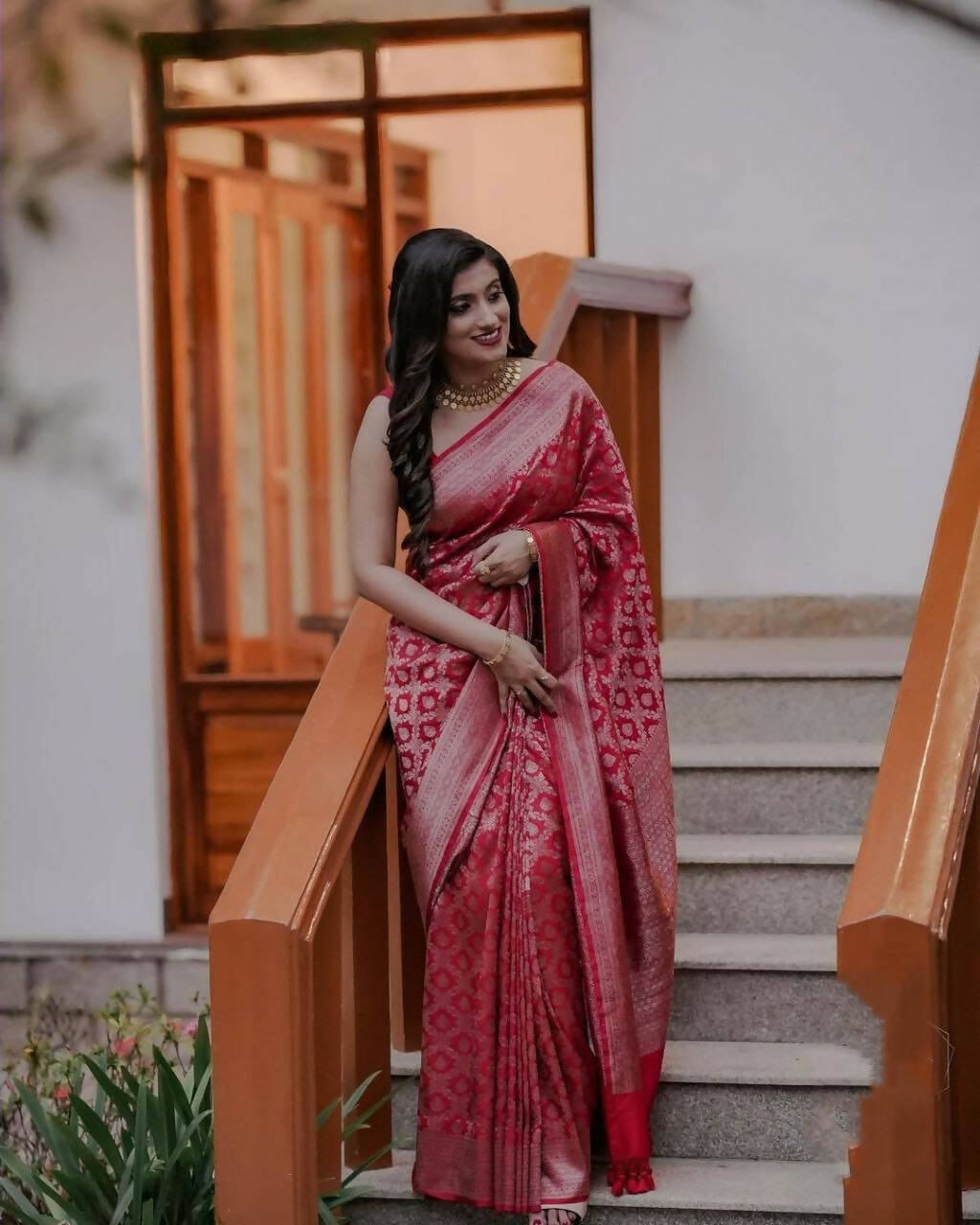 DEIANA'S Beautiful Designer Golden zari Soft Lichi Silk Saree - Red