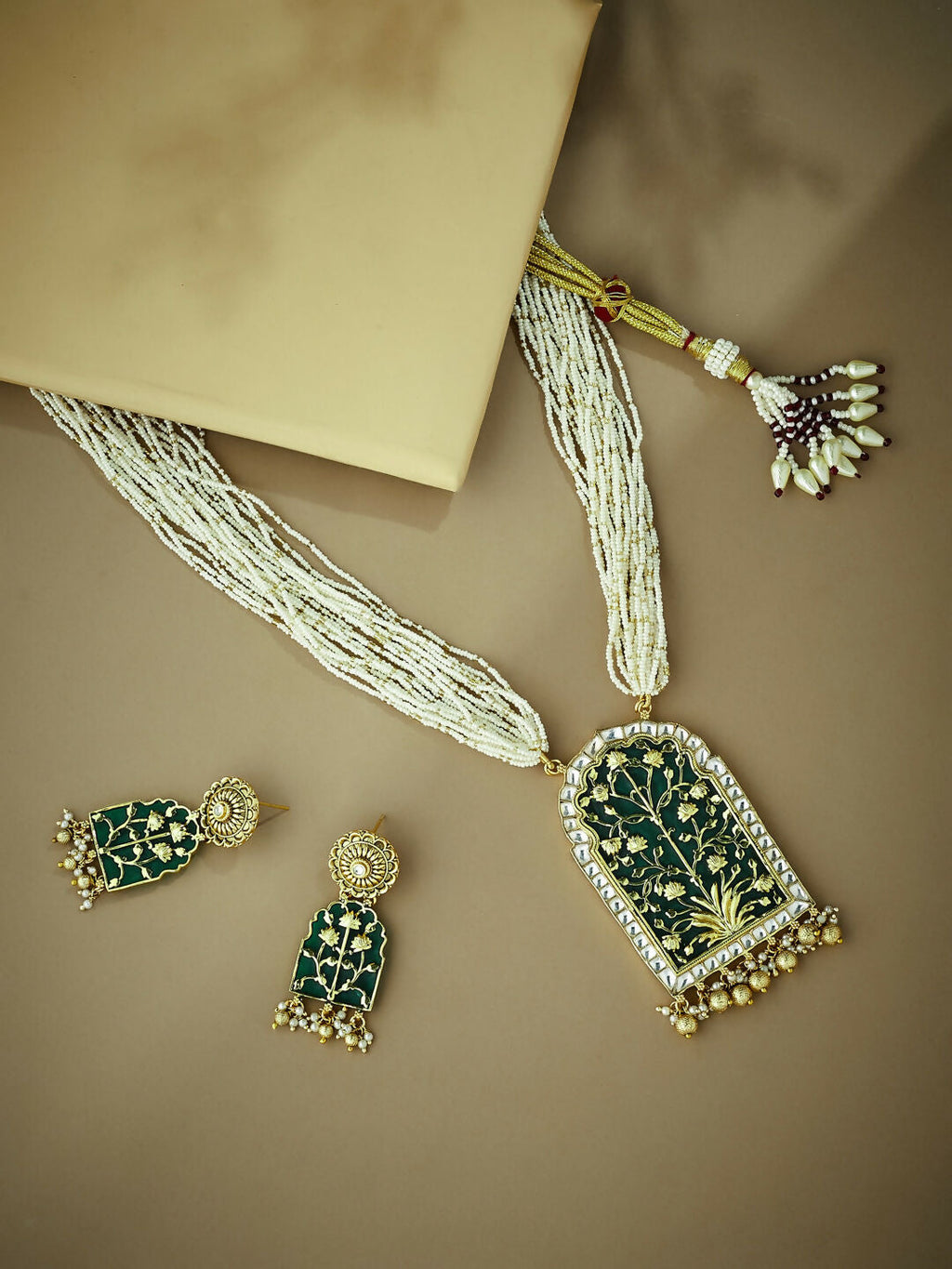 Nuyug 22K Gold-Plated Pearl Beaded Strings Green Enamel Pendant with Floral Motifs Necklace Set