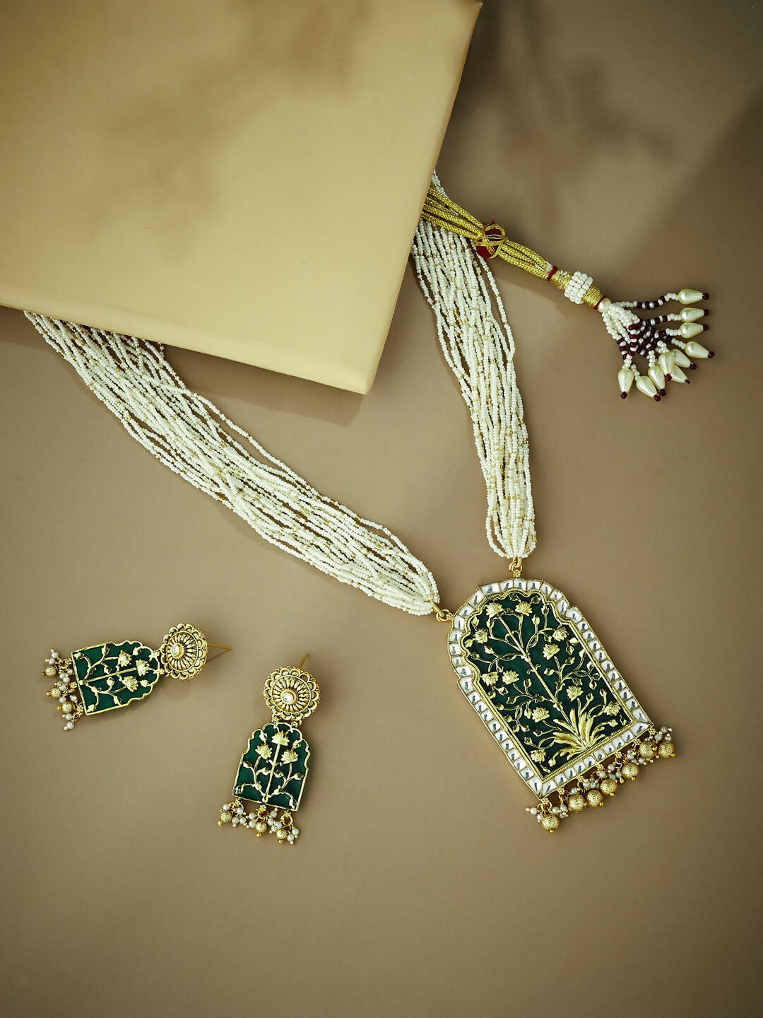 Nuyug 22K Gold-Plated Pearl Beaded Strings Green Enamel Pendant with Floral Motifs Necklace Set