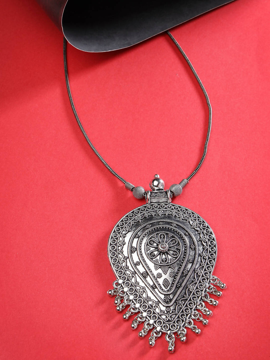 NVR Women's Elegant Silver Oxidised Brass Necklace