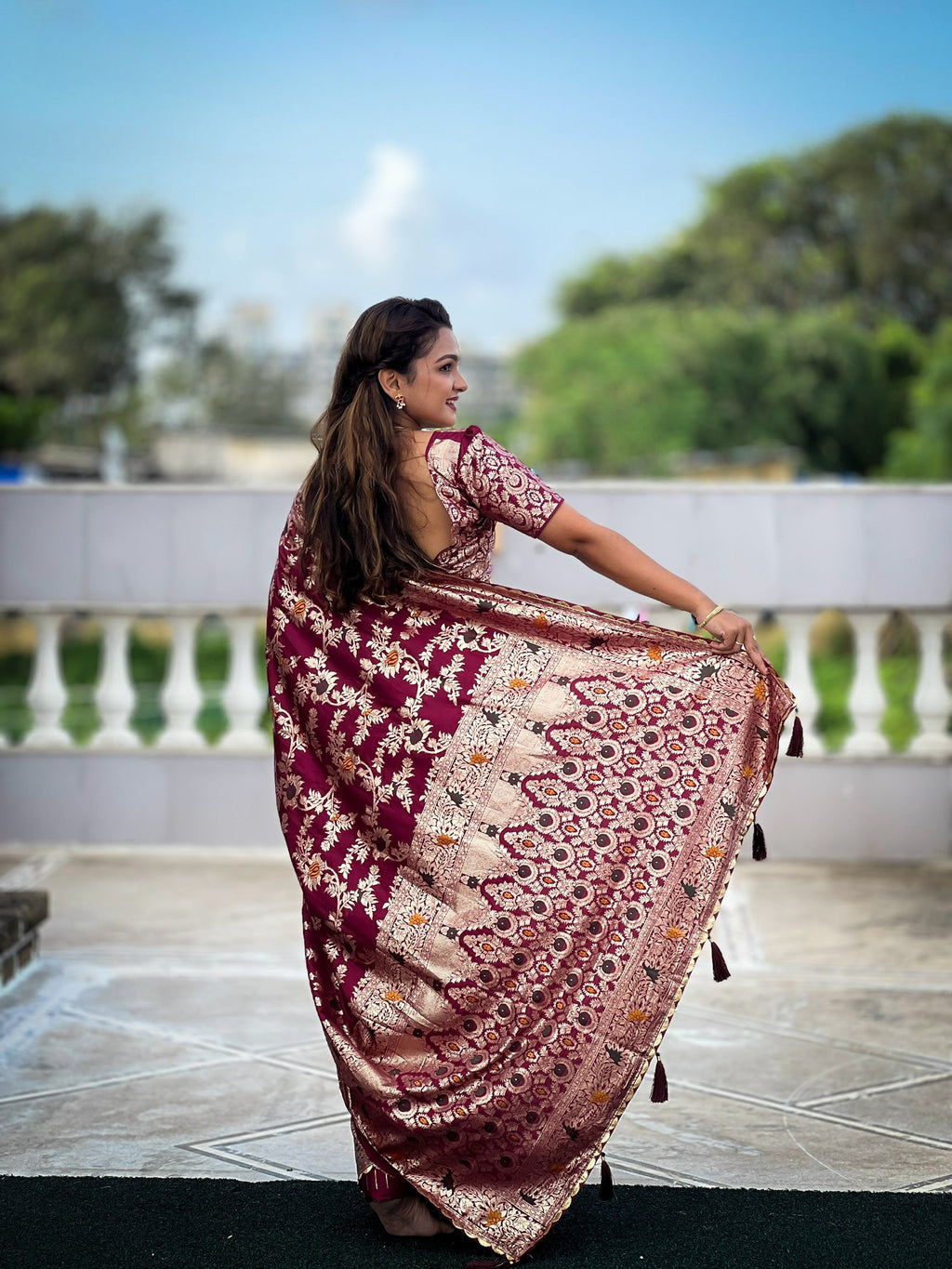Vedant Vastram Soft Dola Silk Fancy Jacquard Bollywood Saree - Wine