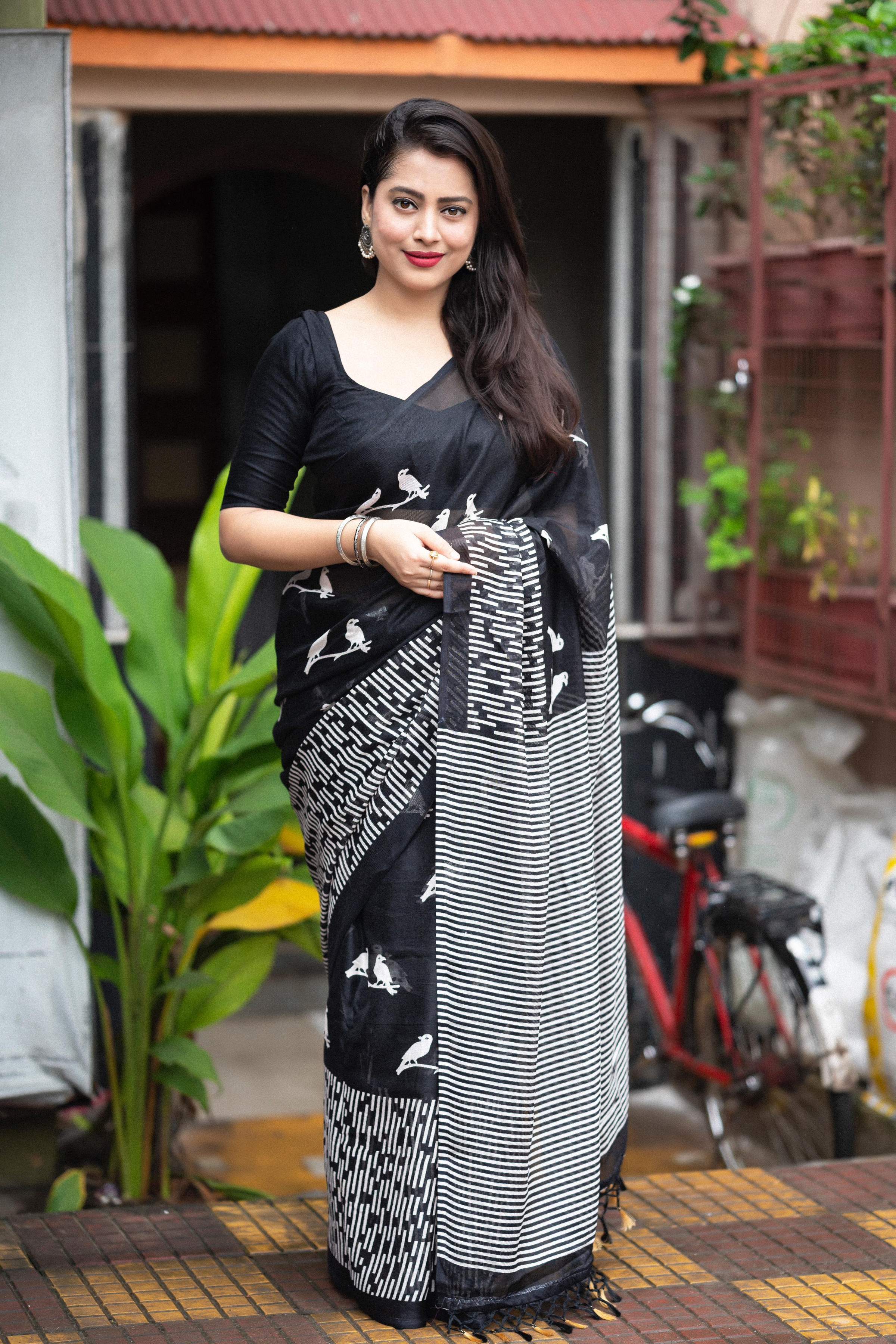 Black Silk Blend Ethnic Motifs Saree with Unstitched Blouse - Hiral Fashion