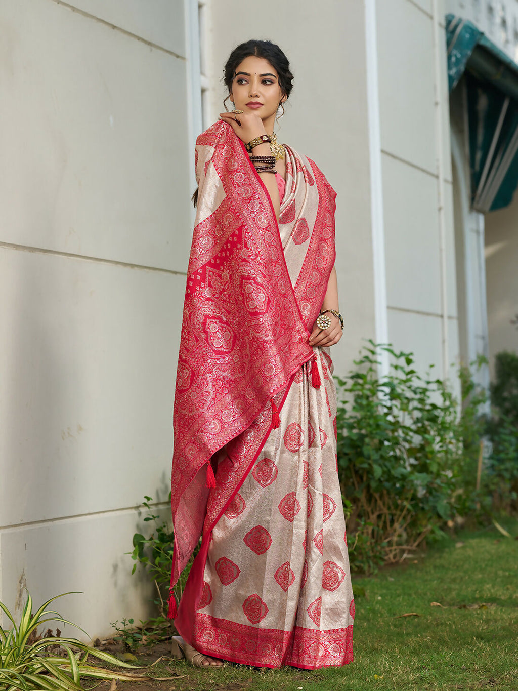 Shree Shyam Fashion Cream With Red Silk Blend Saree - Distacart