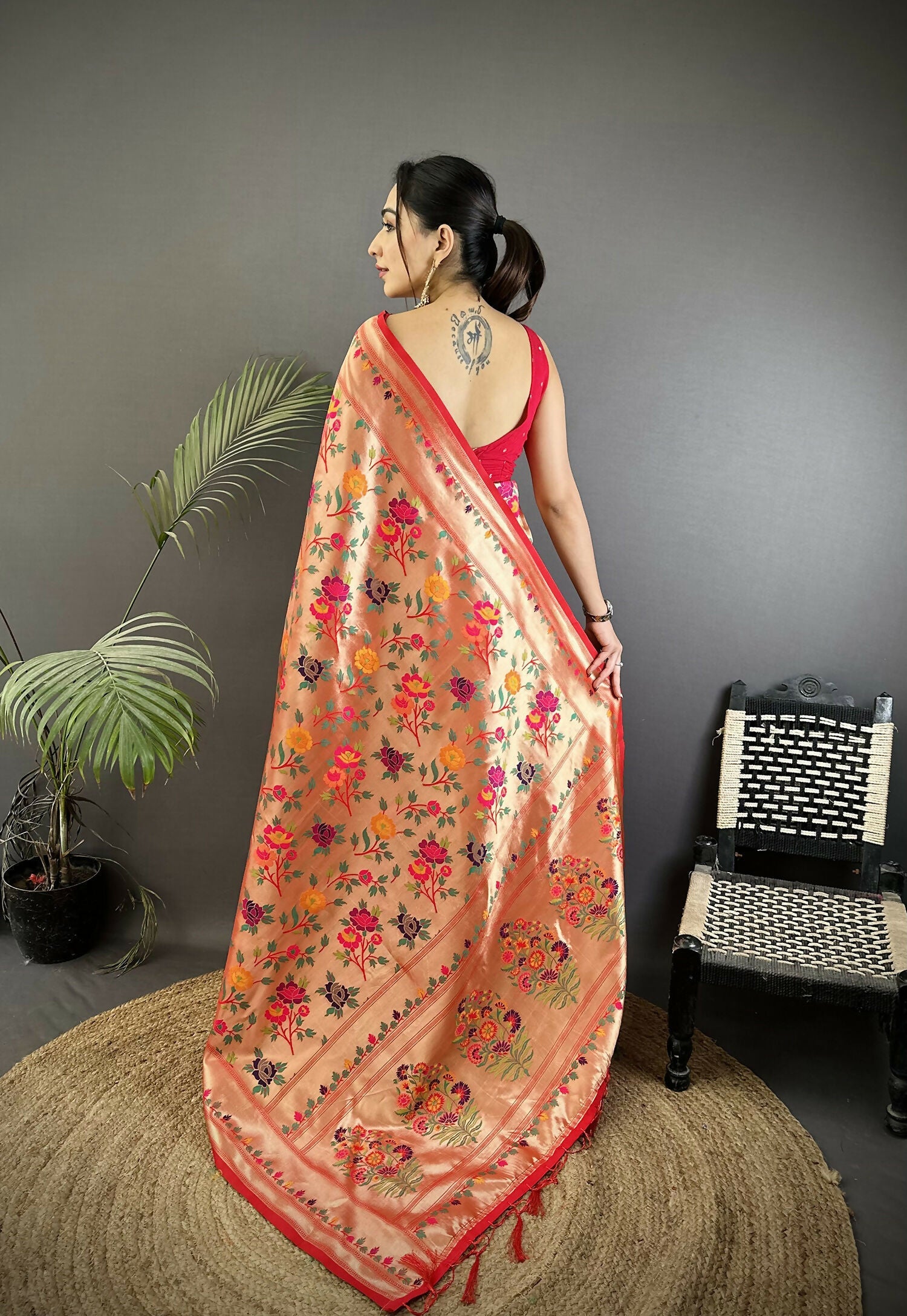 Joban Fashion Peach Intricate Floral & Foliate Motifs Soft Silk Paithani Saree - Distacart