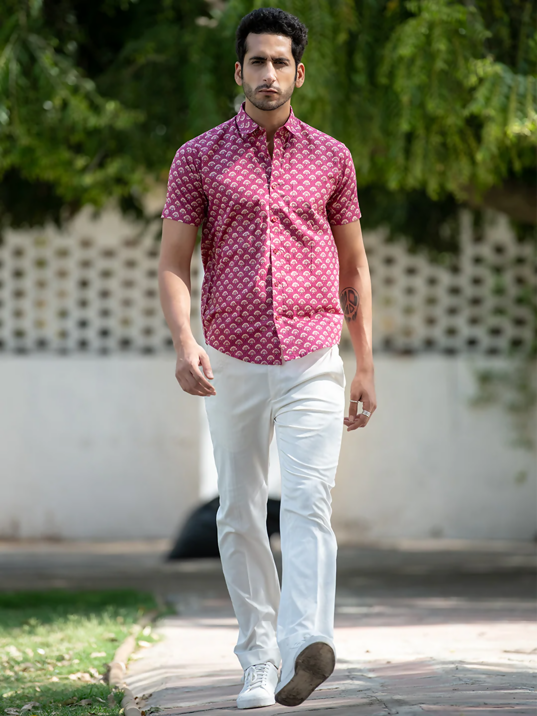 Miravan Men's Regular Fit Pink Floral Cotton Button Down Half Sleeve Slim Fit Shirt