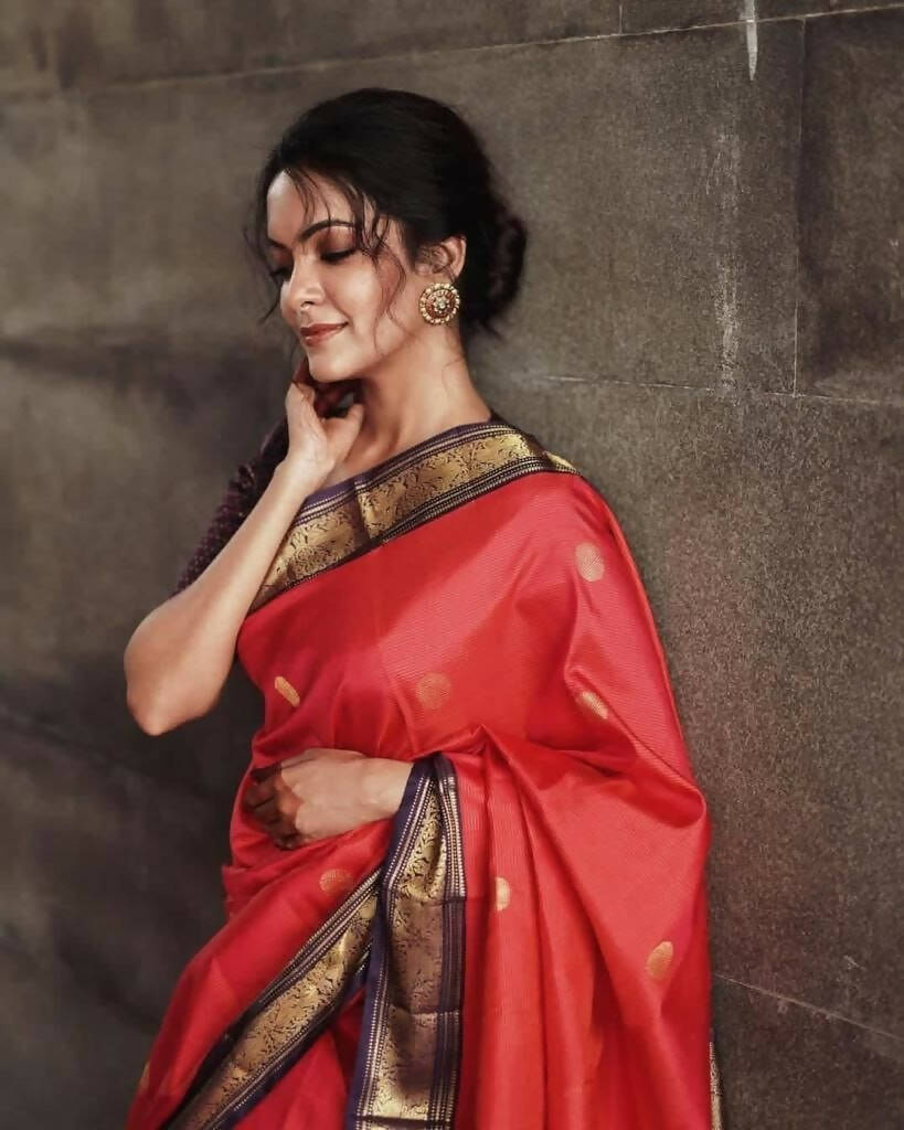 DEIANA'S Beautiful Designer Golden zari Soft Lichi Silk Saree - Orange
