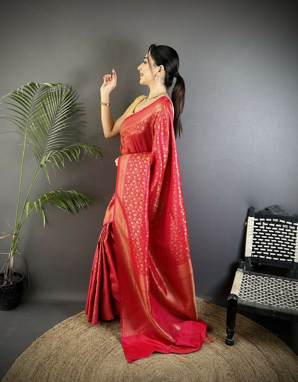 Joban Fashion Red Floral & Paisley Motifs Soft Satin Silk Banarasi Saree - Distacart