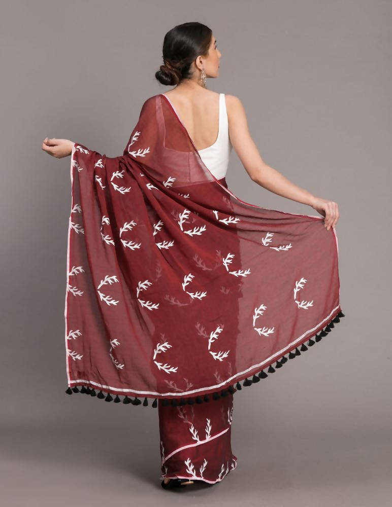 Suta Women Maroon White Hand Blocked Pure Cotton Saree - Distacart