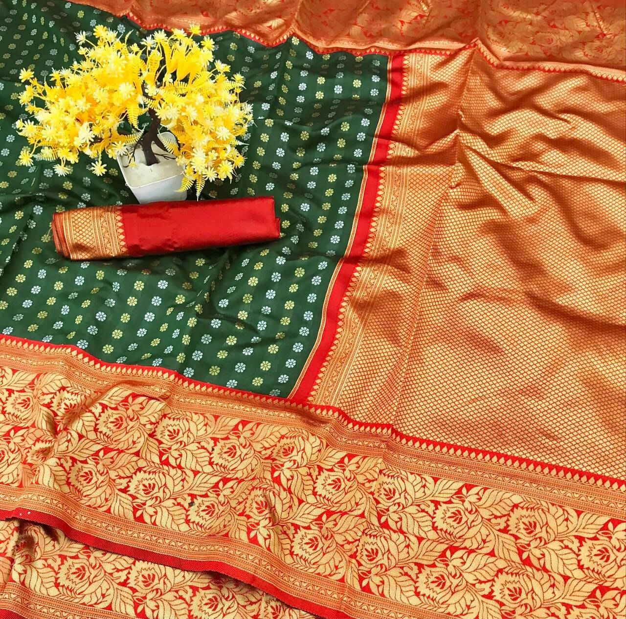 DEIANA'S Beautiful Designer Golden zari Soft Lichi Silk Saree - Green
