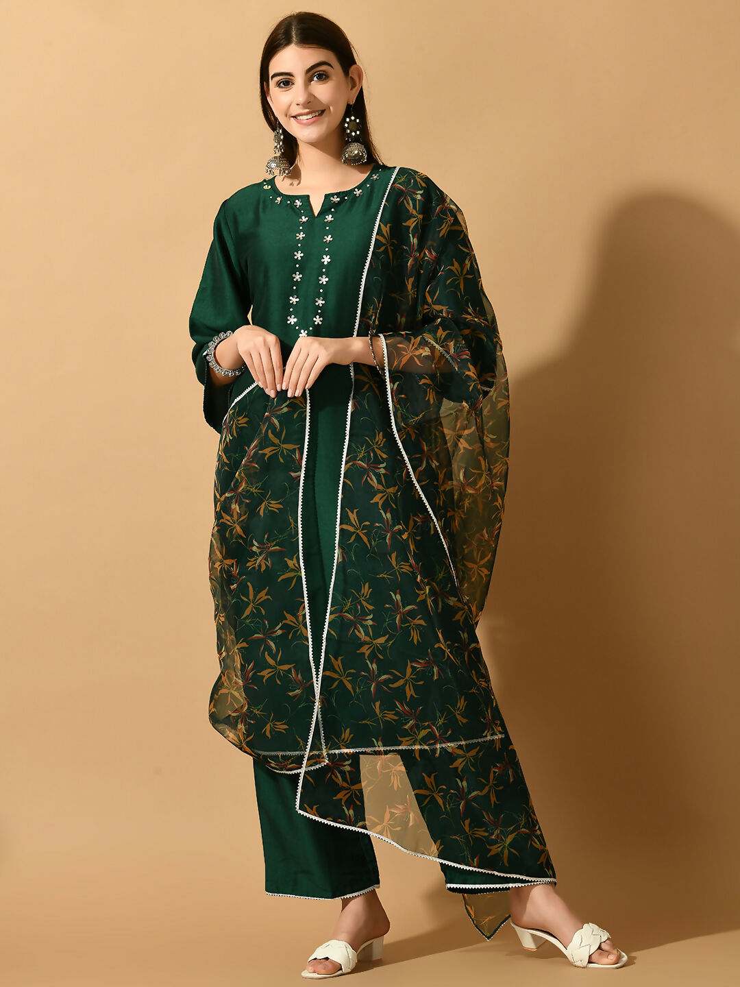 Myshka Women's Green Embroidered Party Kurta Sets