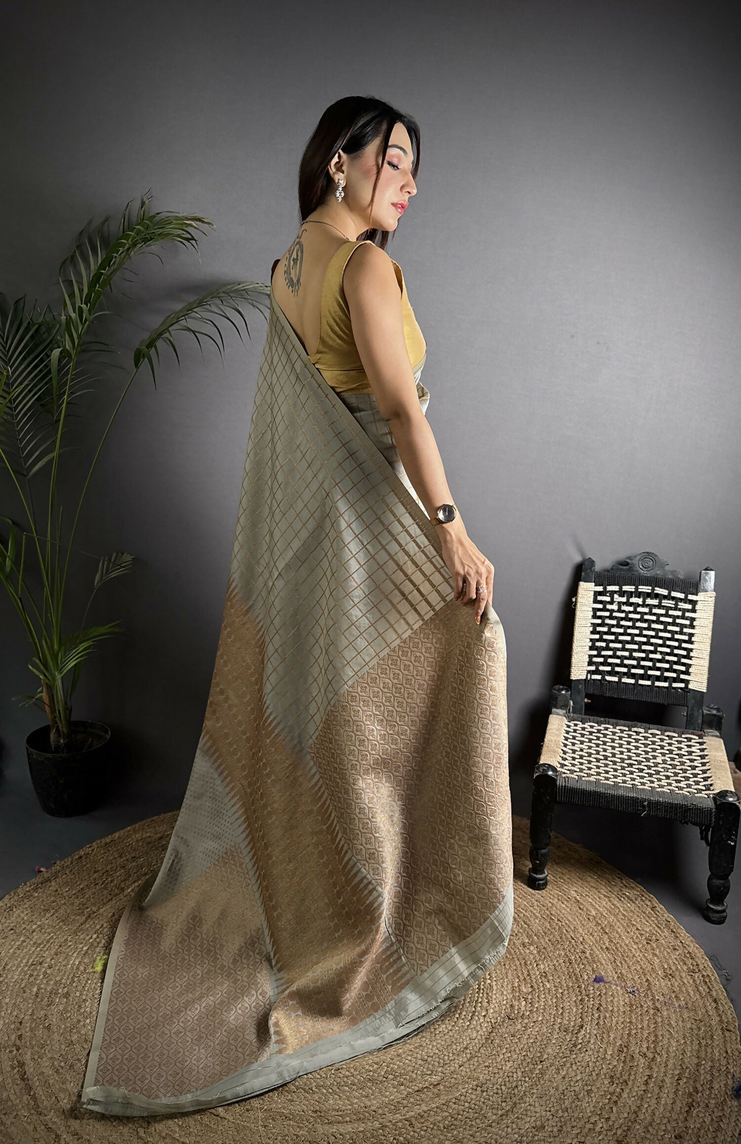 Joban Fashion Grey Banarasi Soft Lichi Silk Checks & Woven Saree - Distacart